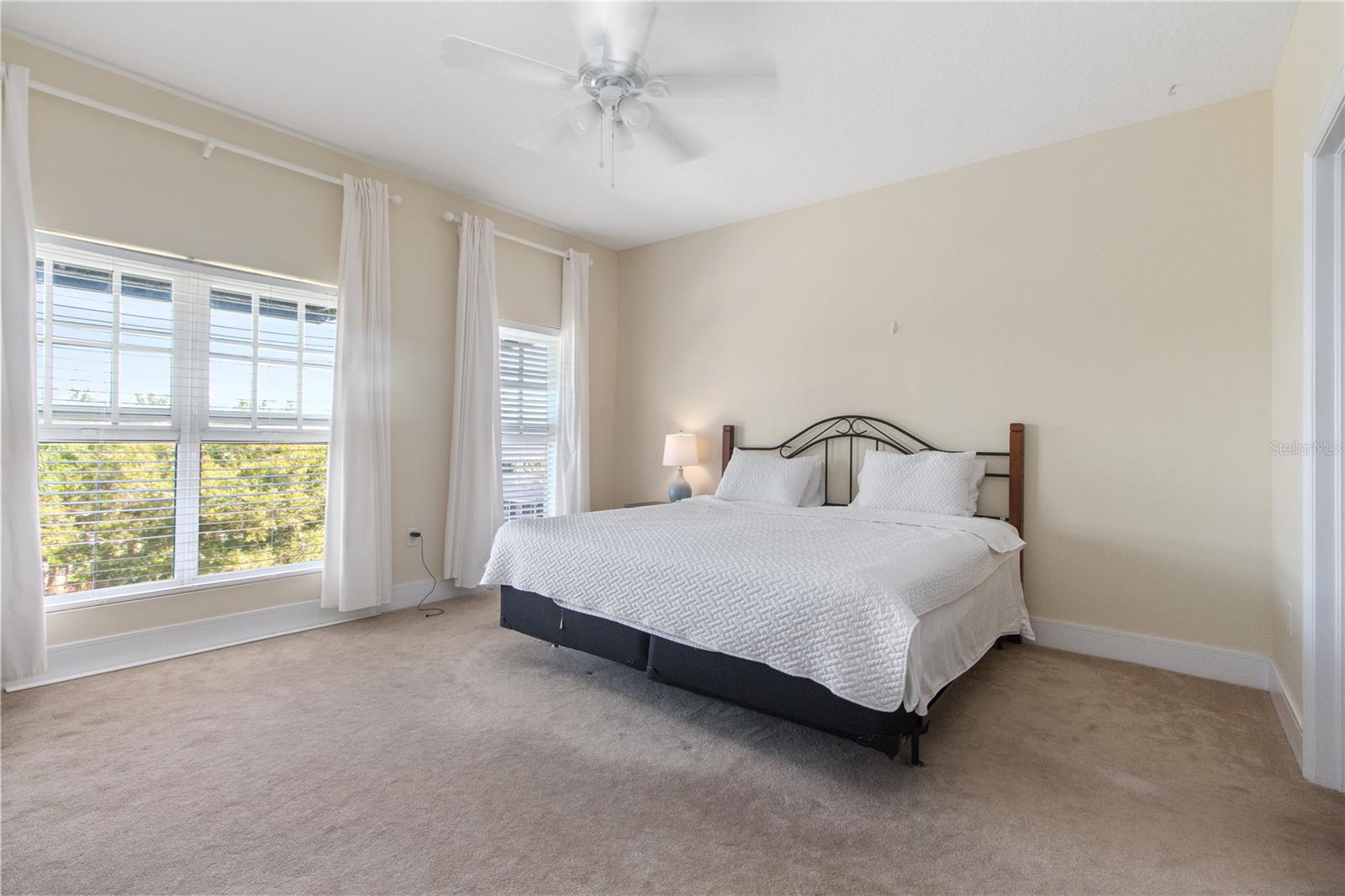 OLDSMAR GALLERIA CONDO - Residential Lease