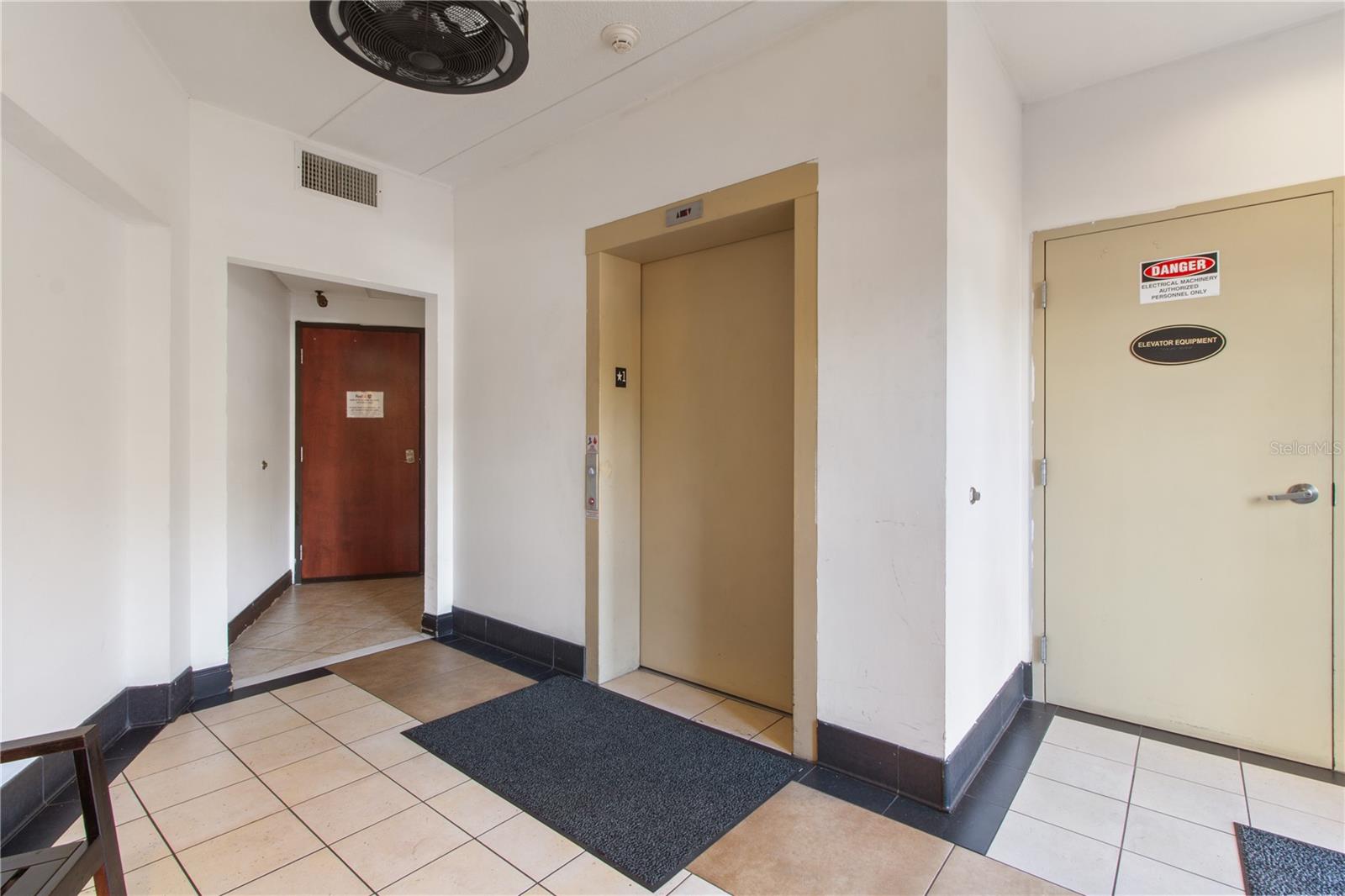 OLDSMAR GALLERIA CONDO - Residential Lease