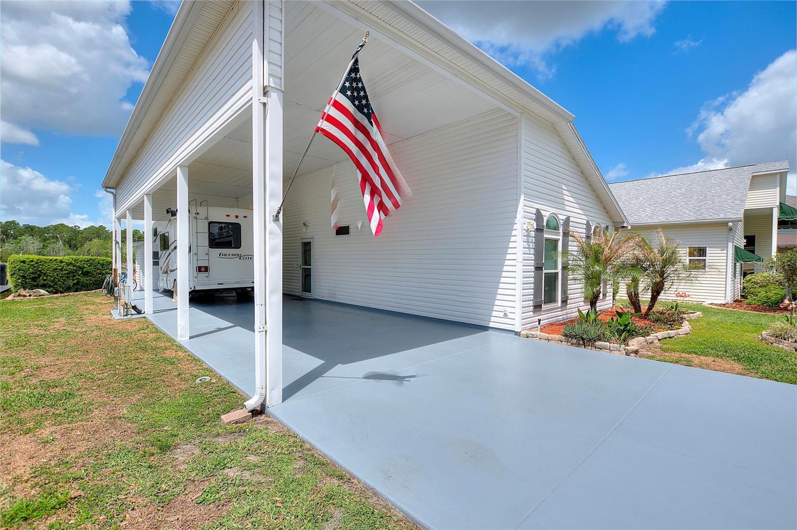 1083 MOTORCOACH DRIVE