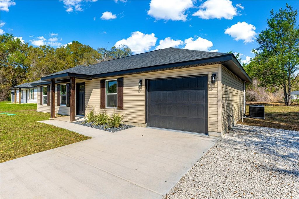 Photo of 10561 SE 147th Place, Summerfield, FL 34491 (MLS # OM720698)