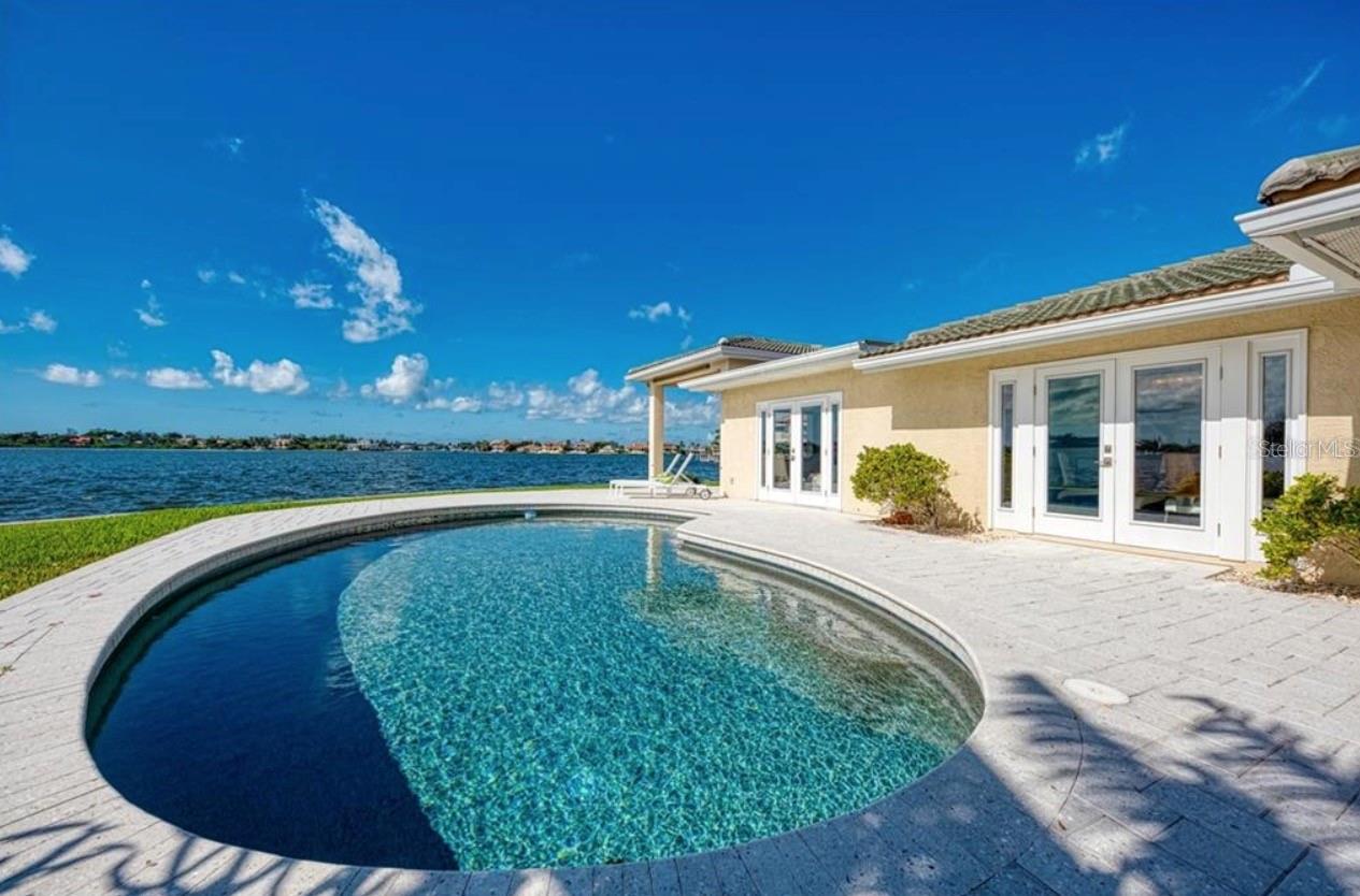 SOUTHPOINTE SHORES - Residential Lease