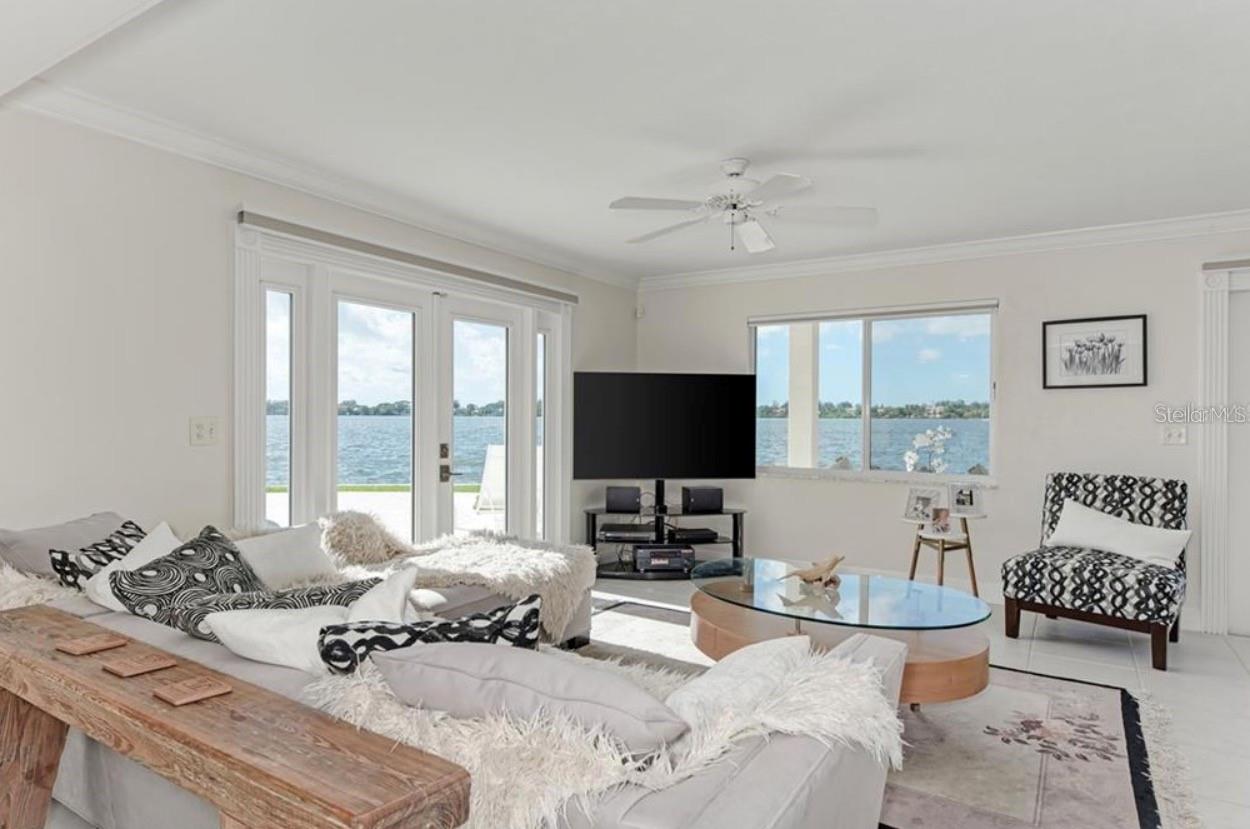 SOUTHPOINTE SHORES - Residential Lease