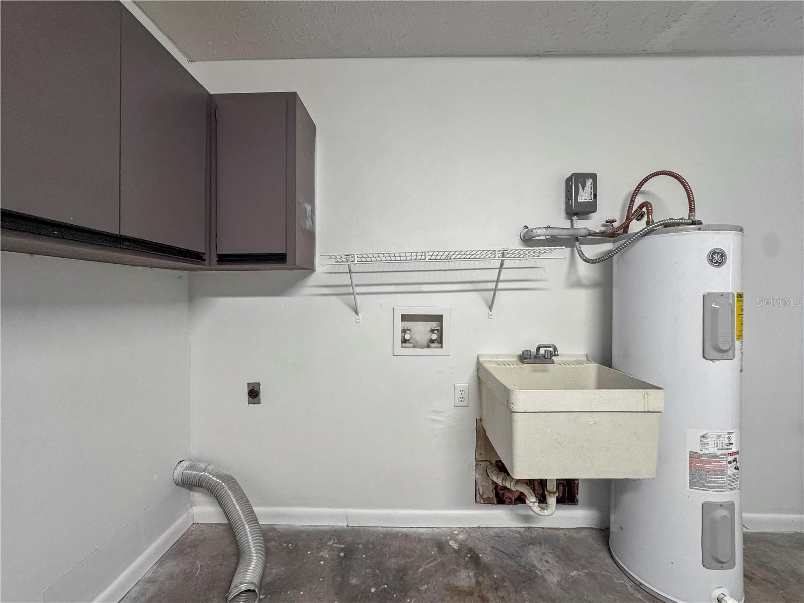 LAKE PADGETT ESTATES EAST - Residential Lease