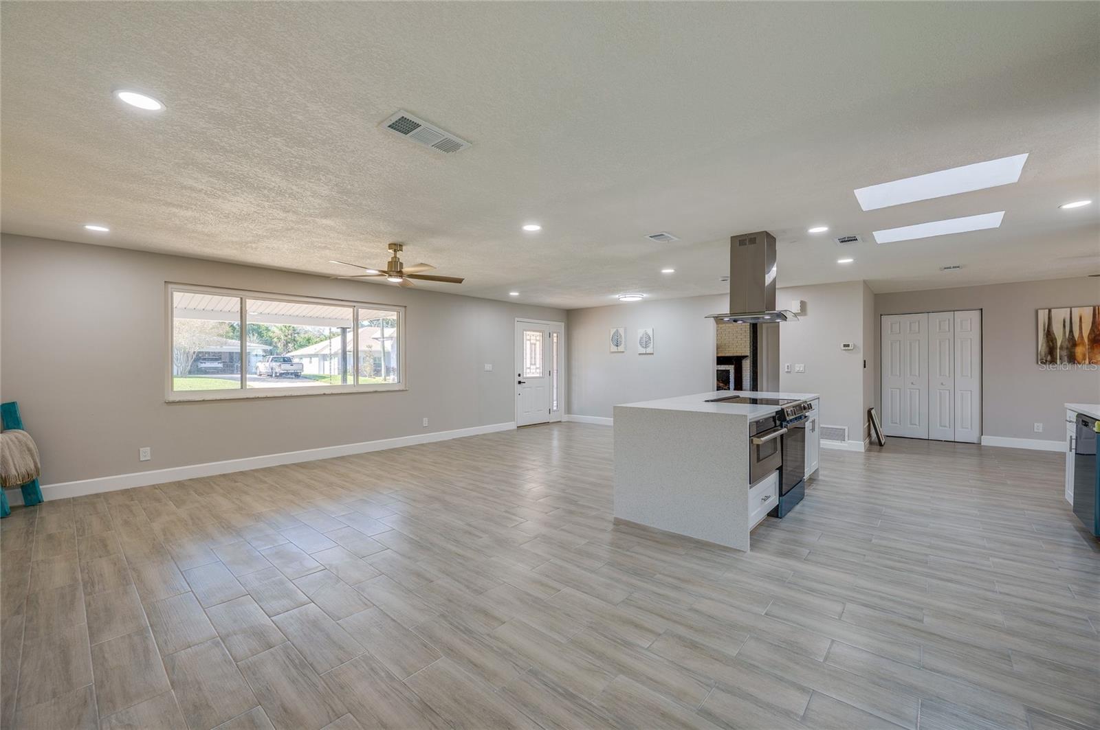 TOMOKA OAKS COUNTRY CLUB ESTATES - Residential