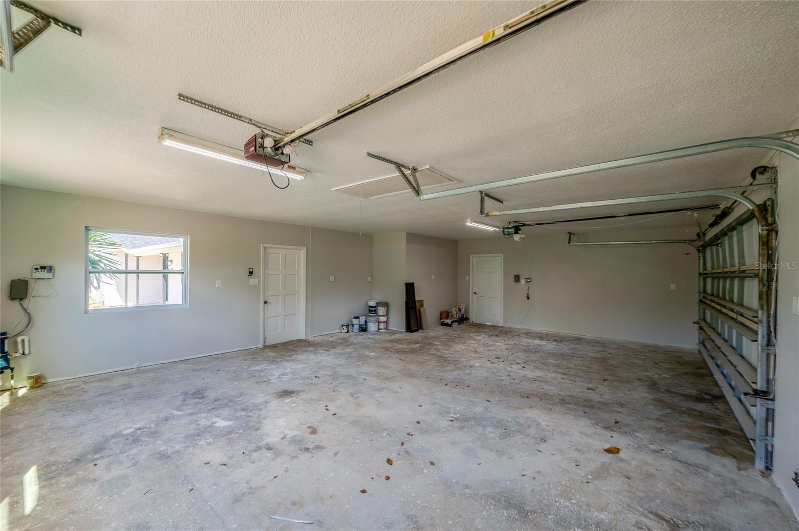 TOMOKA OAKS COUNTRY CLUB ESTATES - Residential