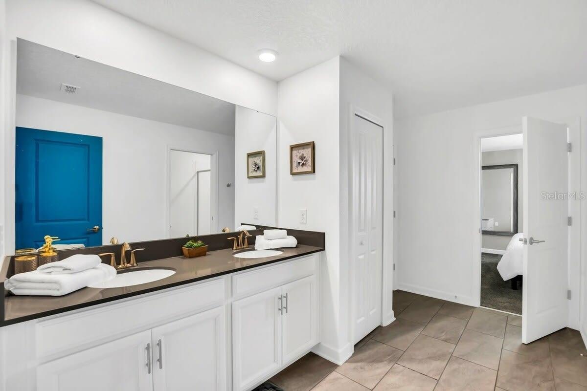 COVE AT STOREY LAKE III - Residential