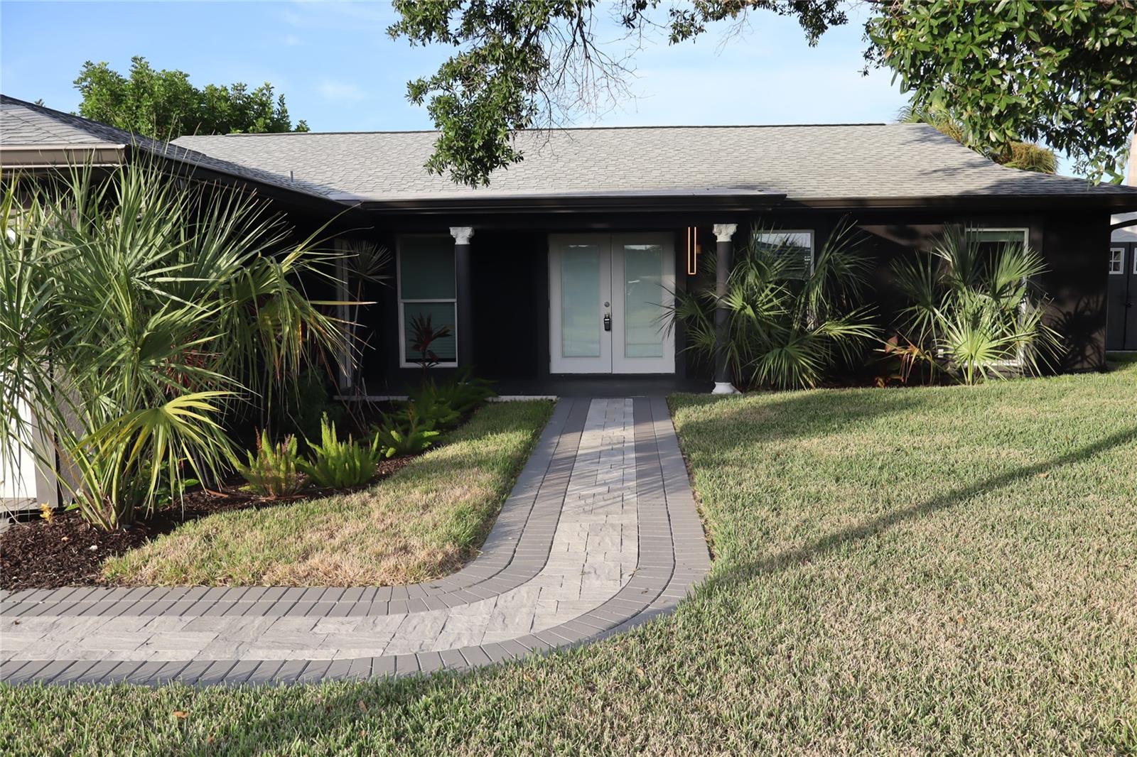 1019 SPINDLE PALM WAY