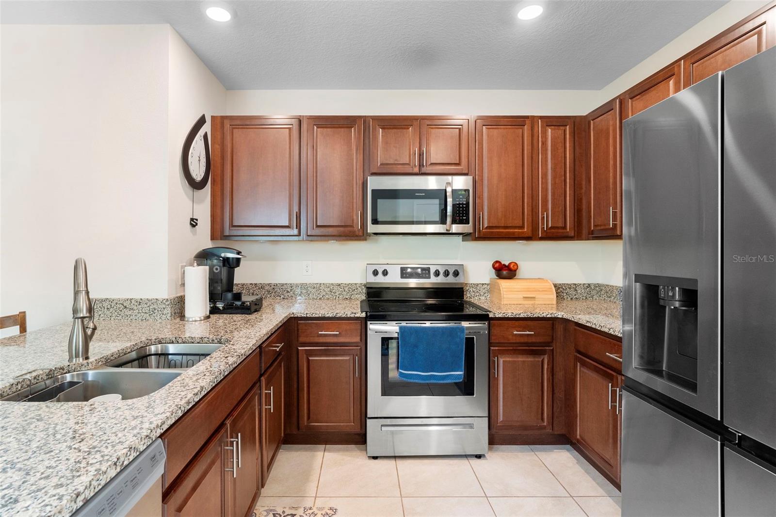 VICTORIA OAKS PH A - Residential