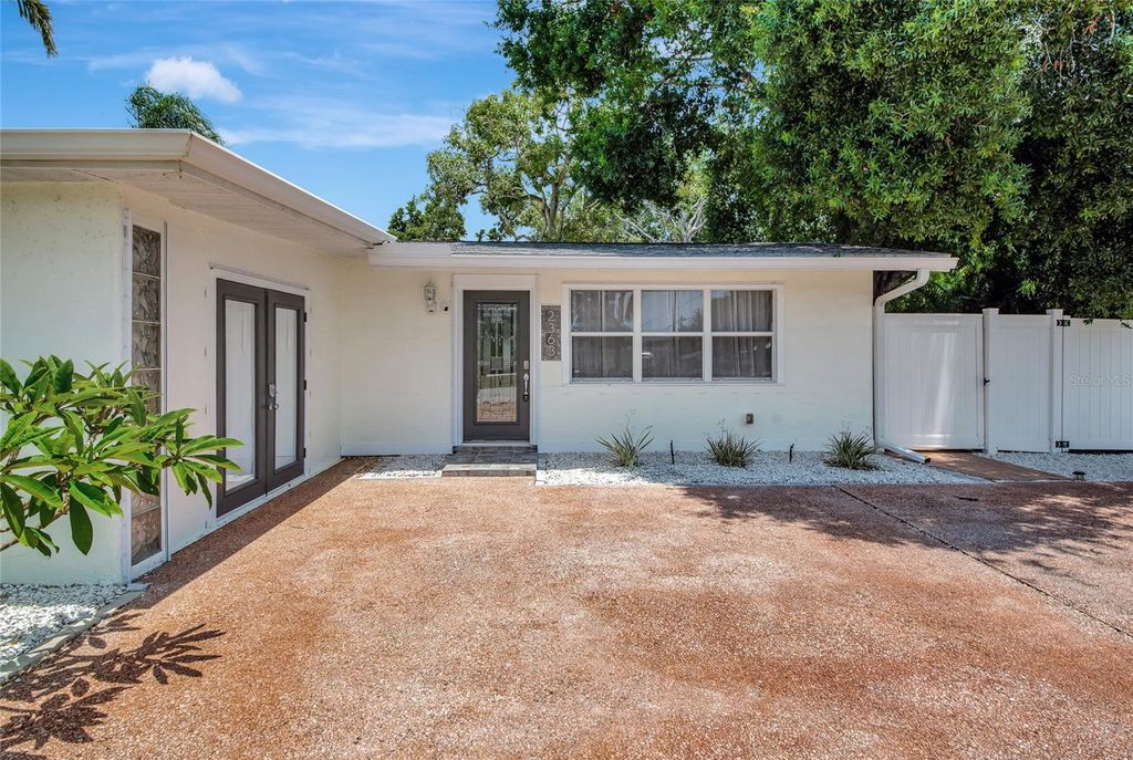 Photo of 2363 Milford Circle, Sarasota, FL 34239 (MLS # A4654562)