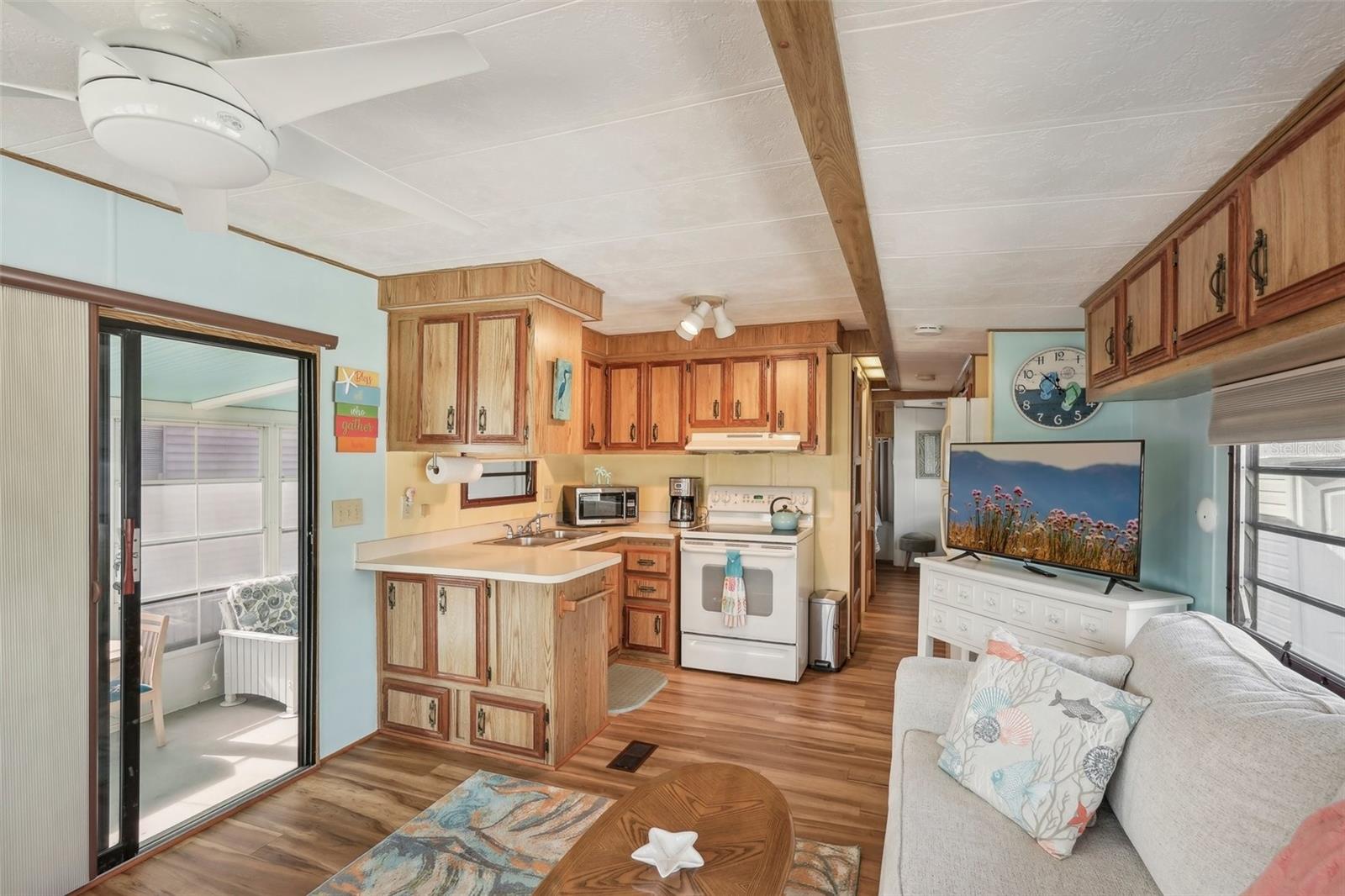 HOLIDAY TRAVEL PARK ENGLEWOOD - Residential