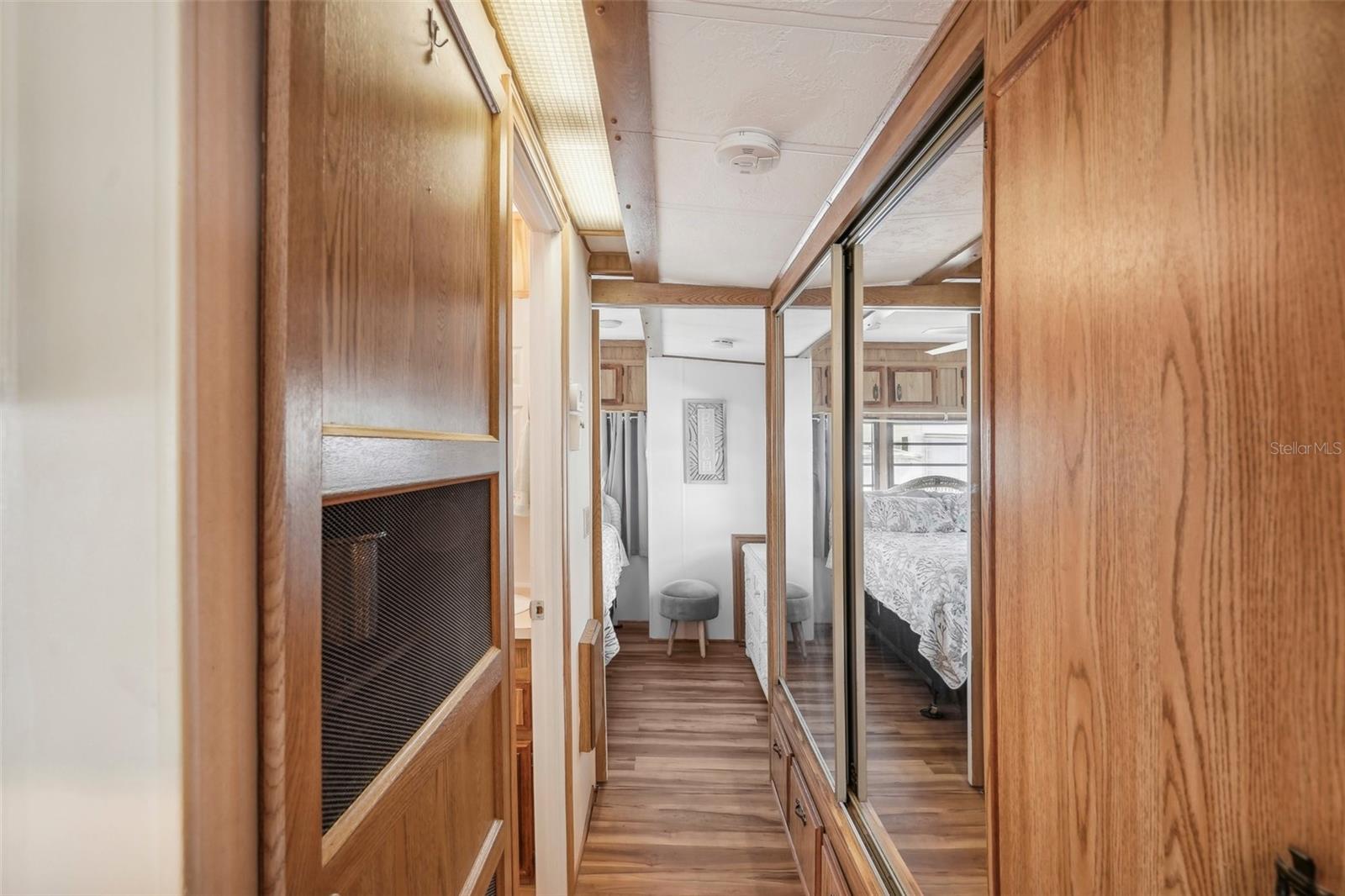 HOLIDAY TRAVEL PARK ENGLEWOOD - Residential