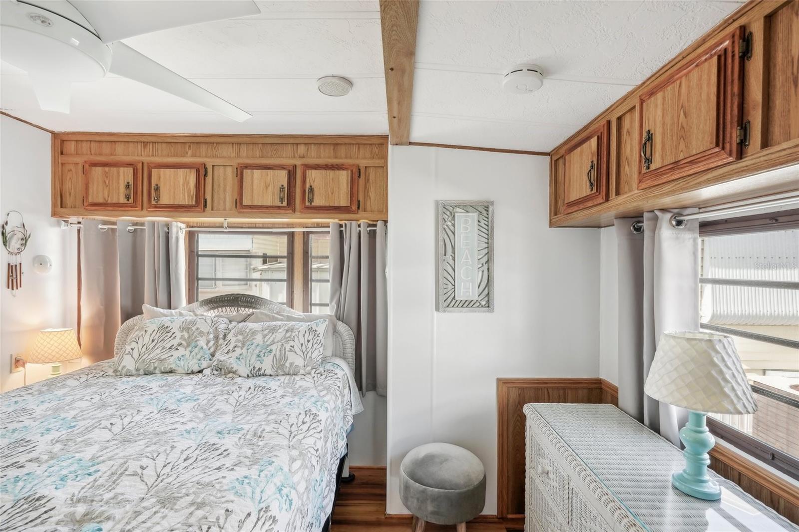 HOLIDAY TRAVEL PARK ENGLEWOOD - Residential