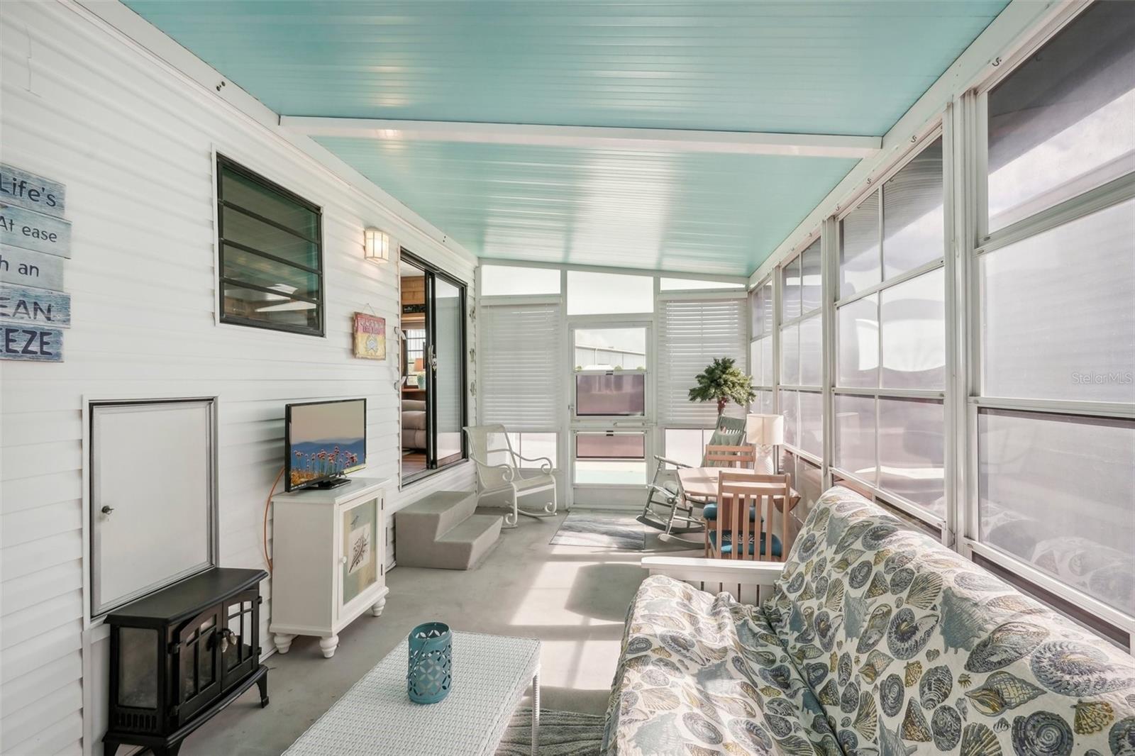 HOLIDAY TRAVEL PARK ENGLEWOOD - Residential