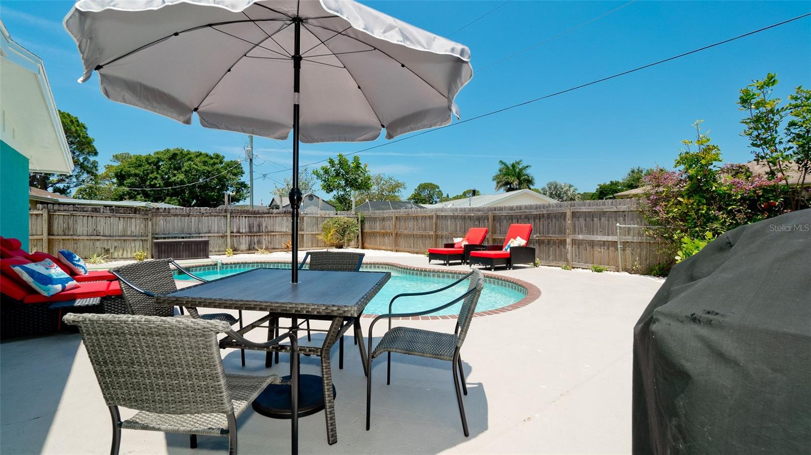 COUNTRY CLUB HEIGHTS FIRST ADD - Residential