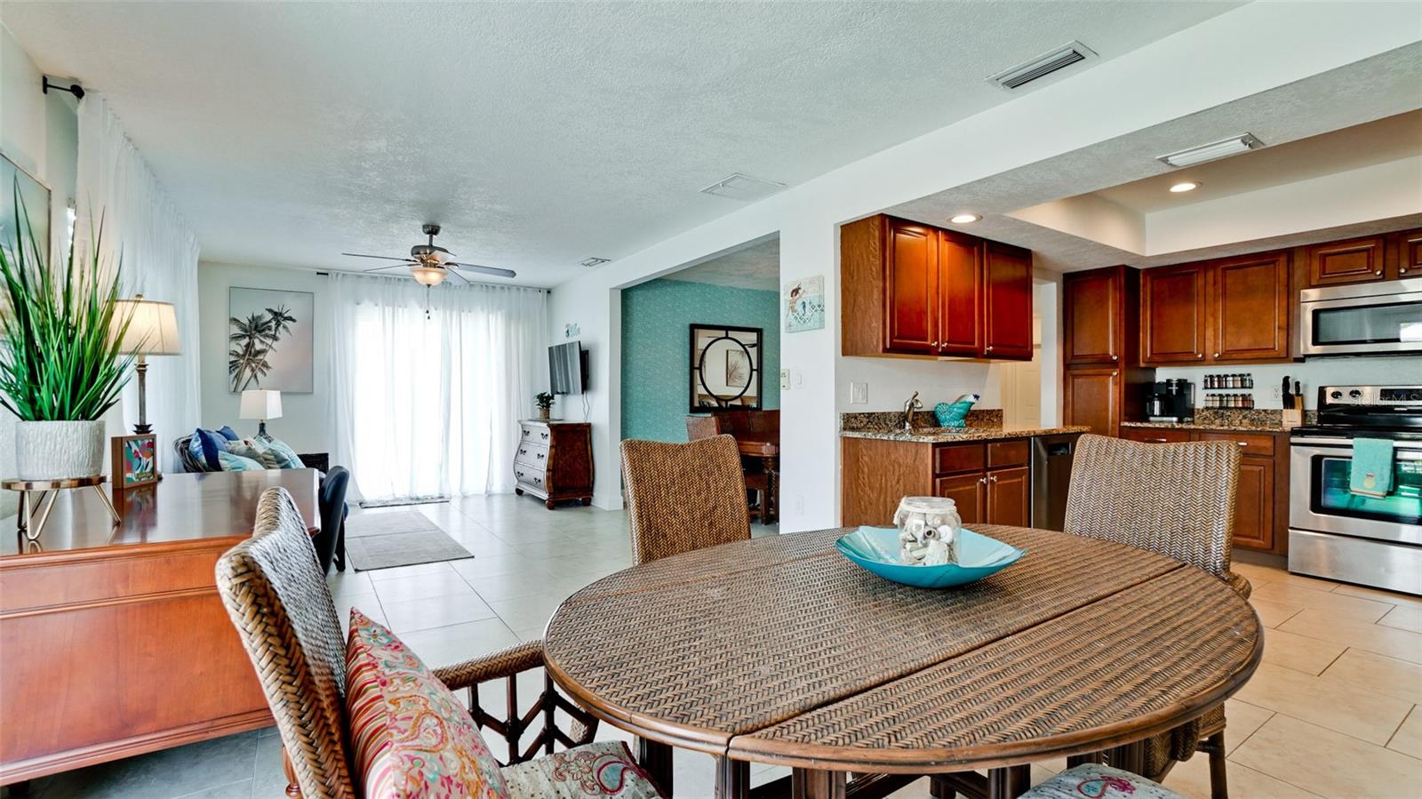 COUNTRY CLUB HEIGHTS FIRST ADD - Residential