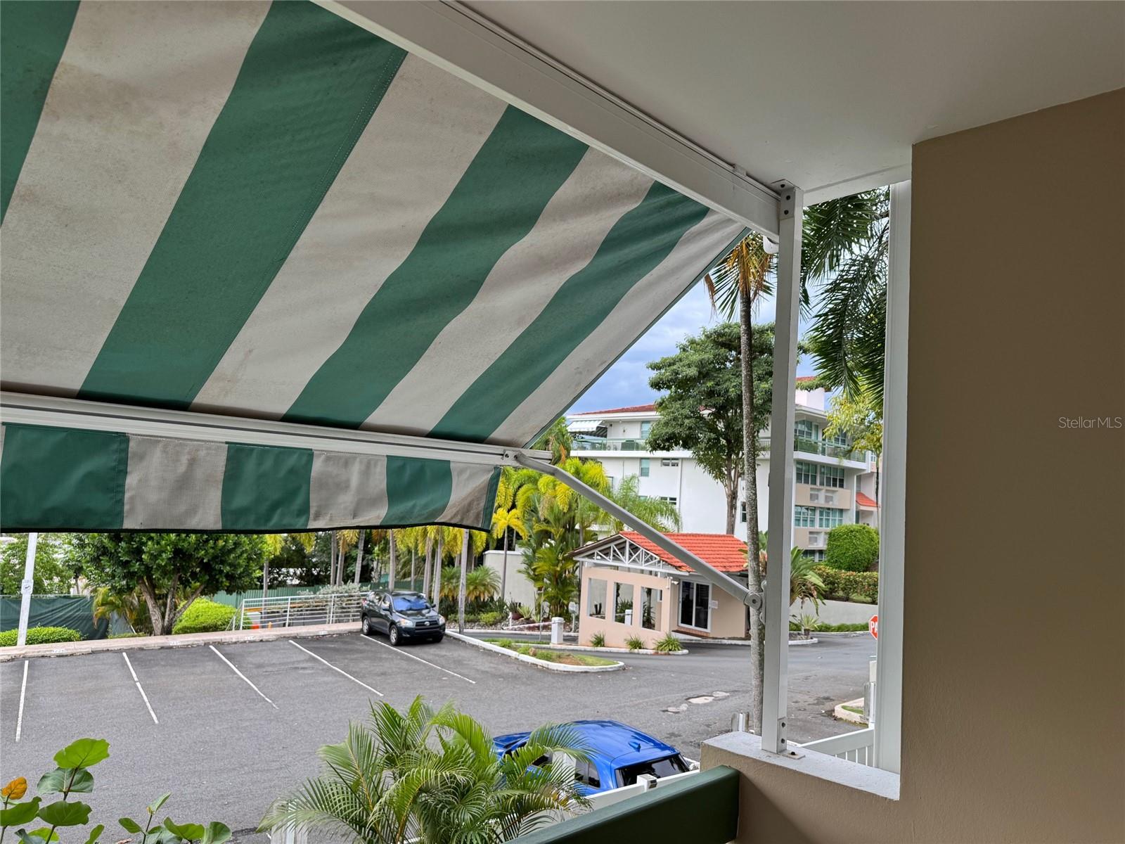 LA VILLA GARDEN APTS - Residential