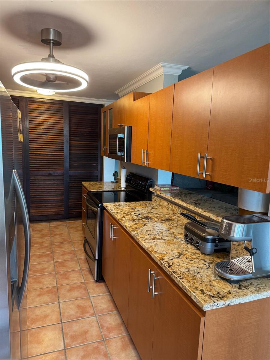 LA VILLA GARDEN APTS - Residential