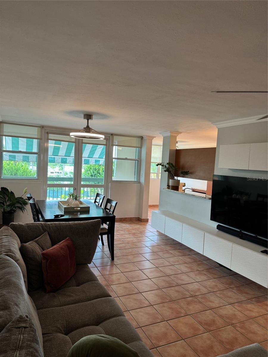 LA VILLA GARDEN APTS - Residential