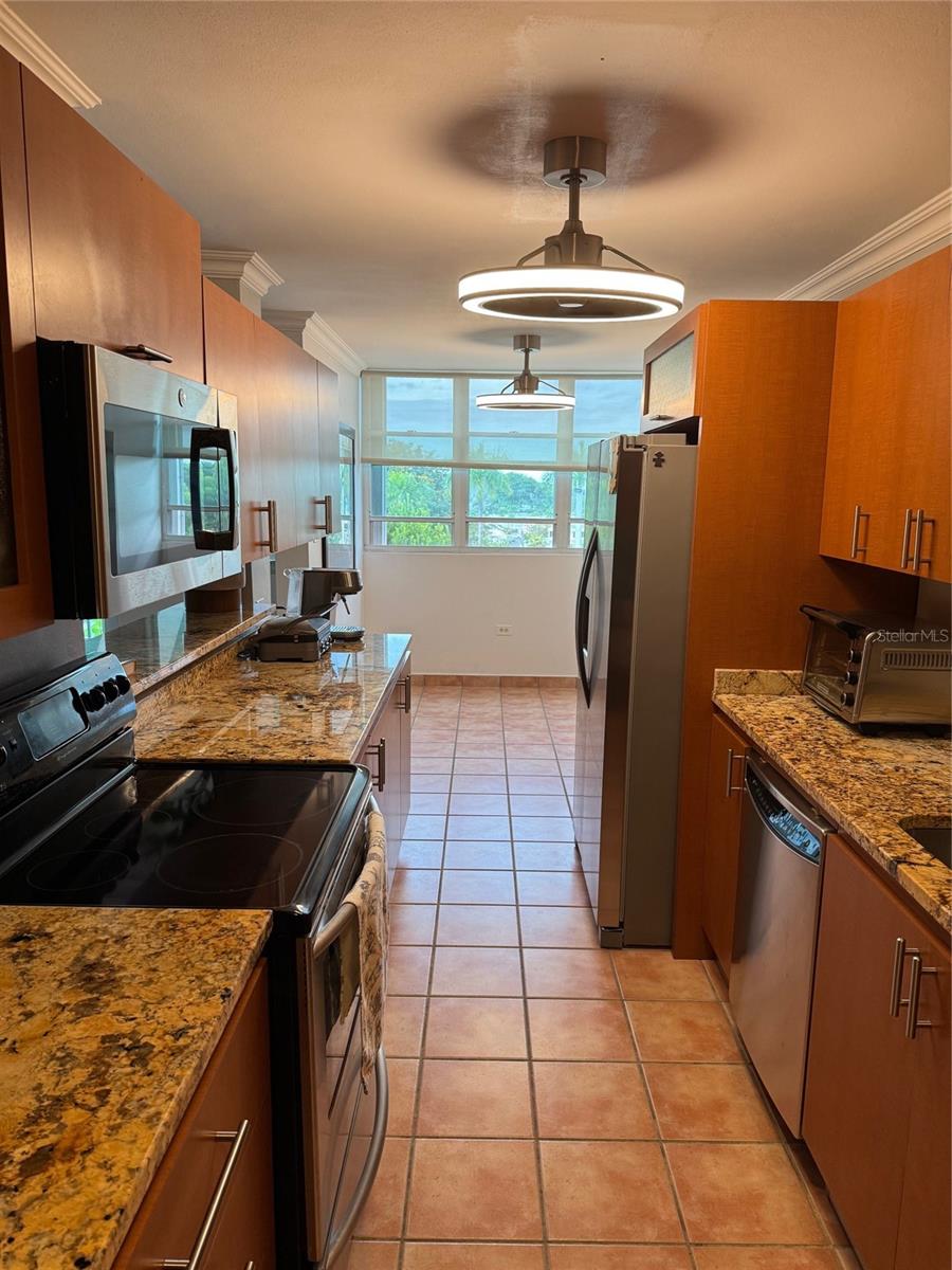 LA VILLA GARDEN APTS - Residential