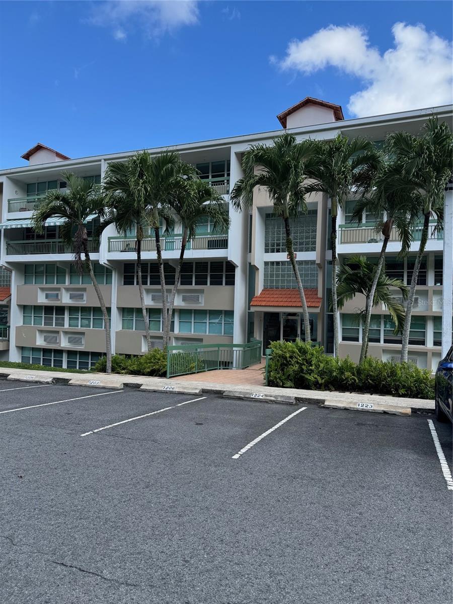 26 Carr 833 LA VILLA GARDEN APTS AJ-1227