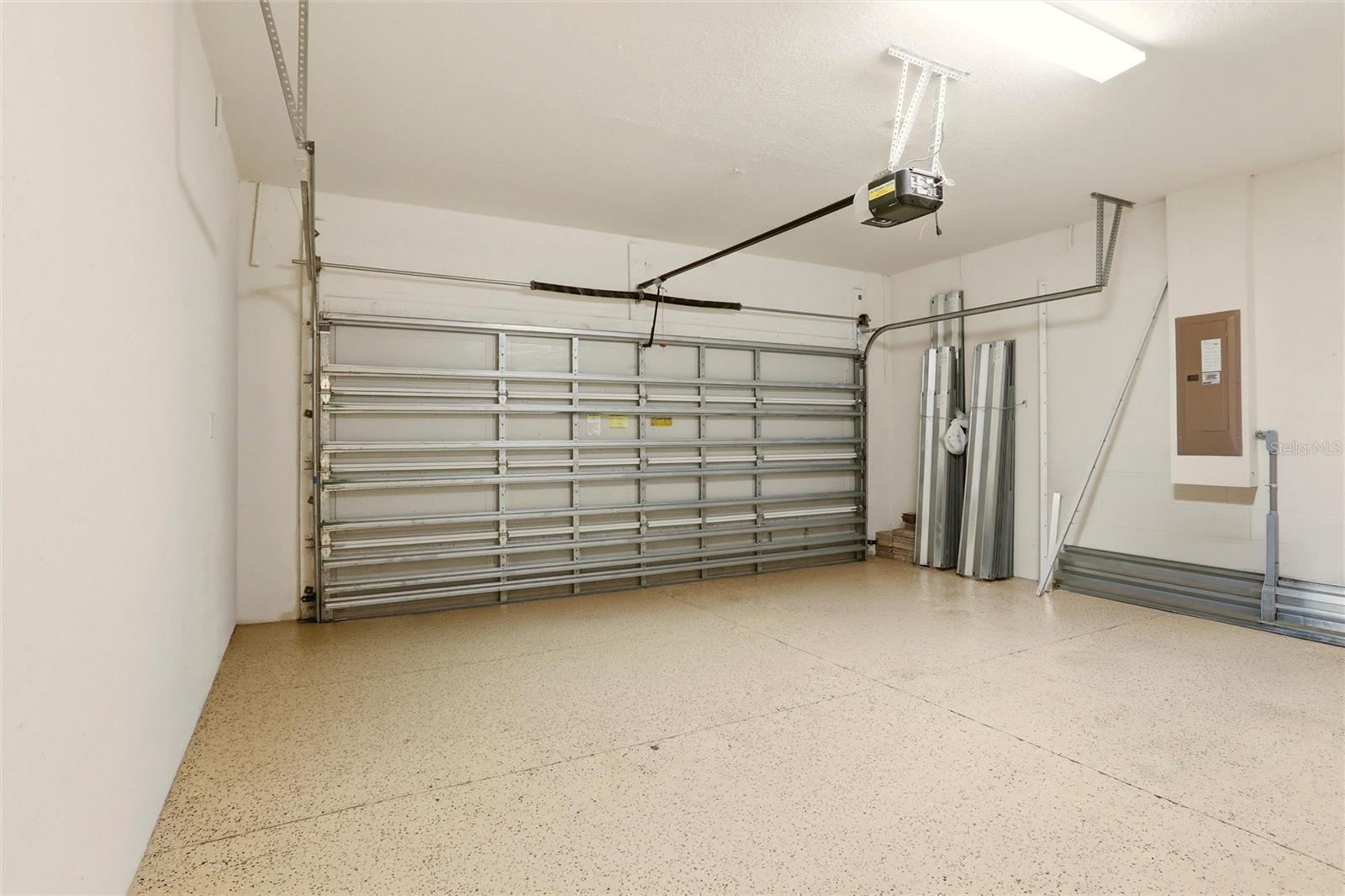 ARBOR LAKES ON PALMER RANCH - Residential