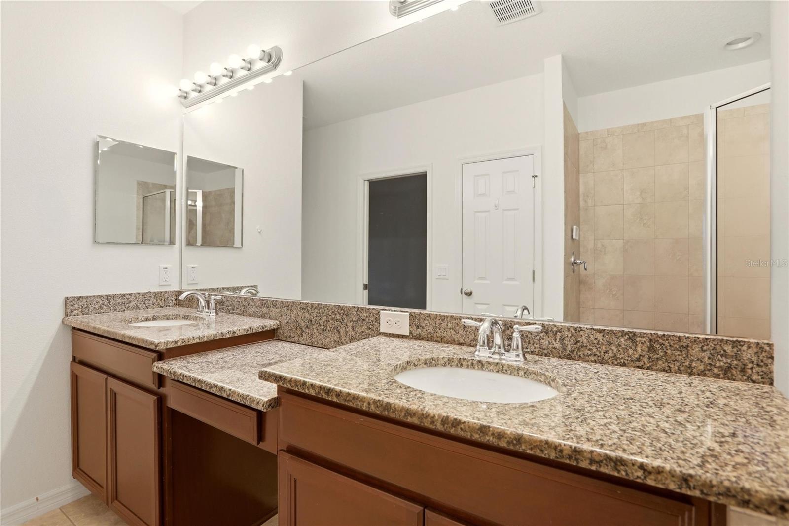 ARBOR LAKES ON PALMER RANCH - Residential