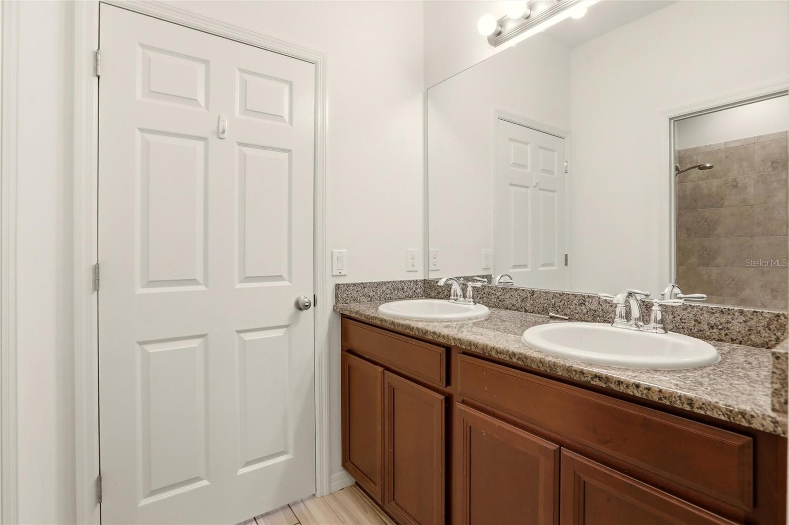 ARBOR LAKES ON PALMER RANCH - Residential