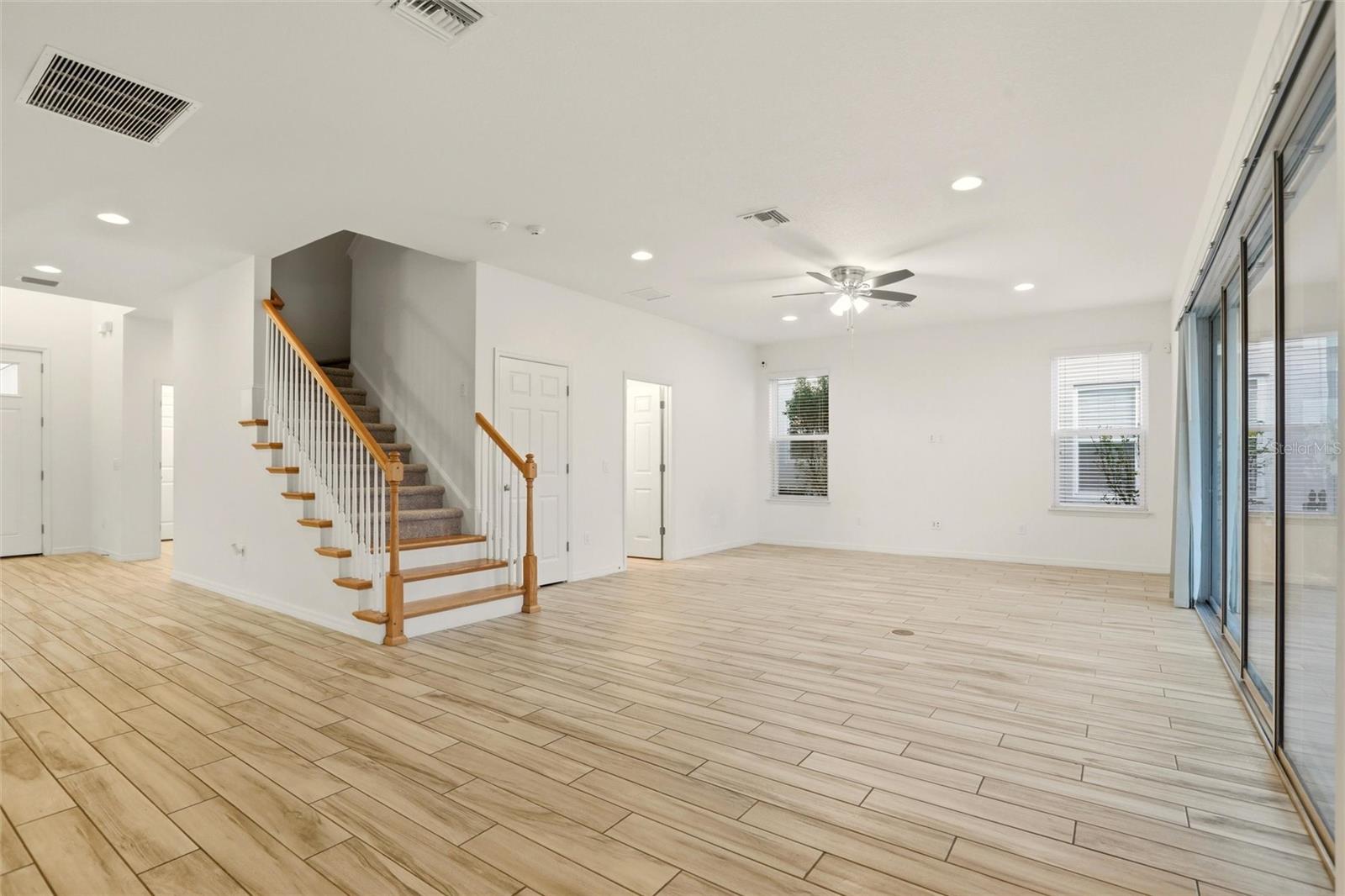 ARBOR LAKES ON PALMER RANCH - Residential