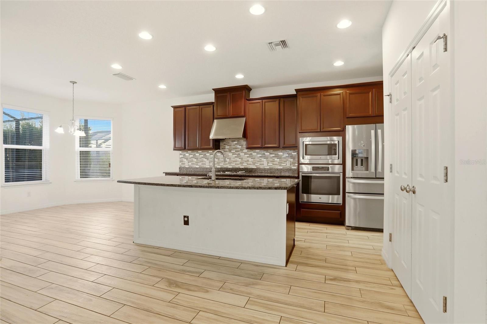 ARBOR LAKES ON PALMER RANCH - Residential