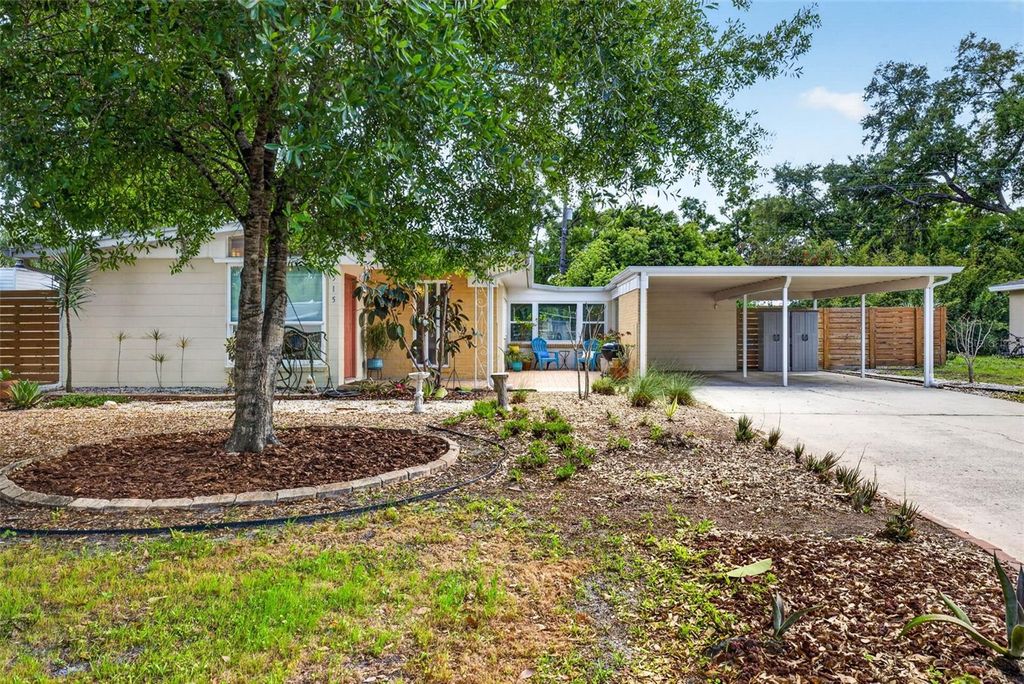 Photo of 515 Broxburn Avenue, Temple Terrace, FL 33617 (MLS # TB8498432)