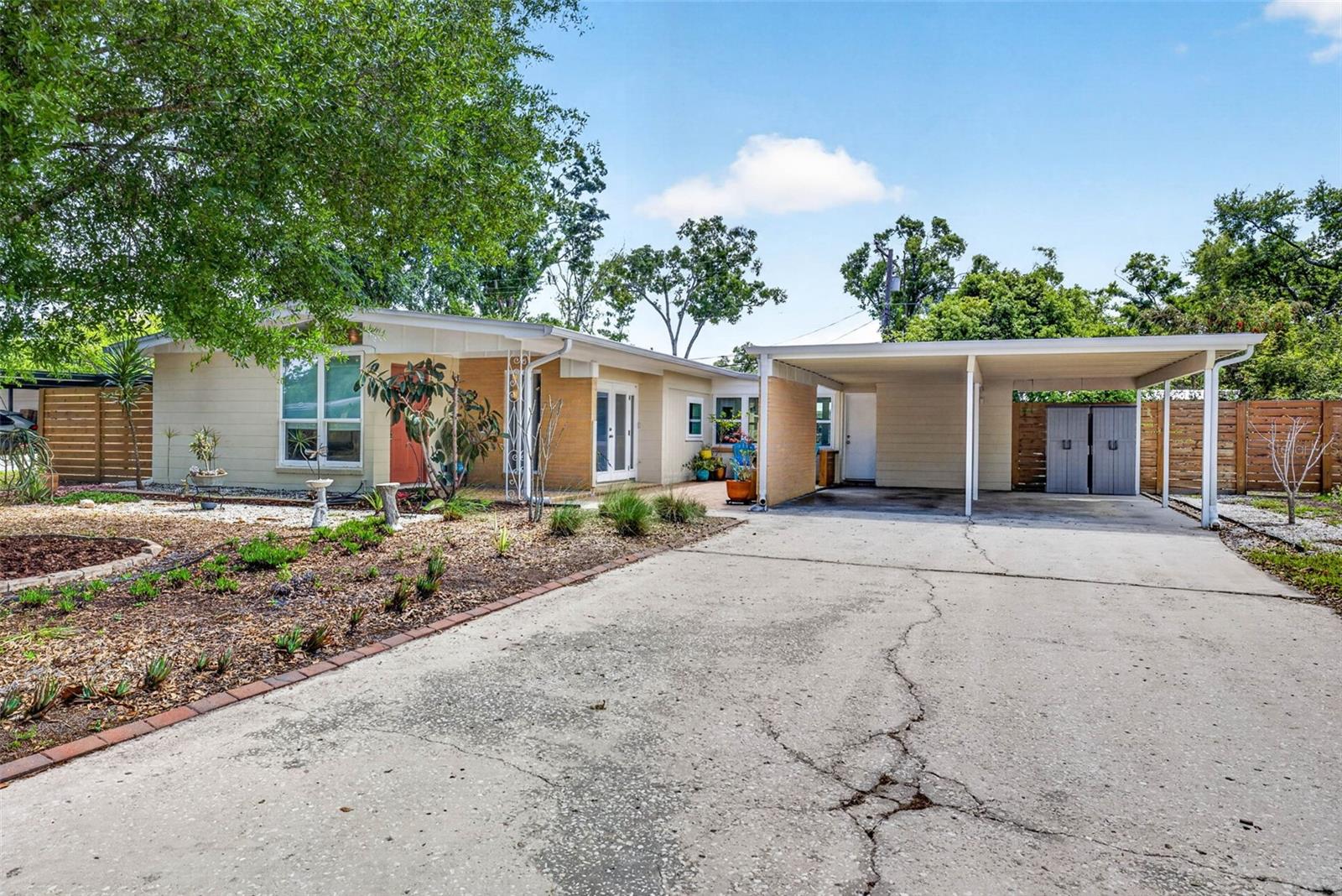 TEMPLE TERRACE RIVERSIDE SUB - Residential