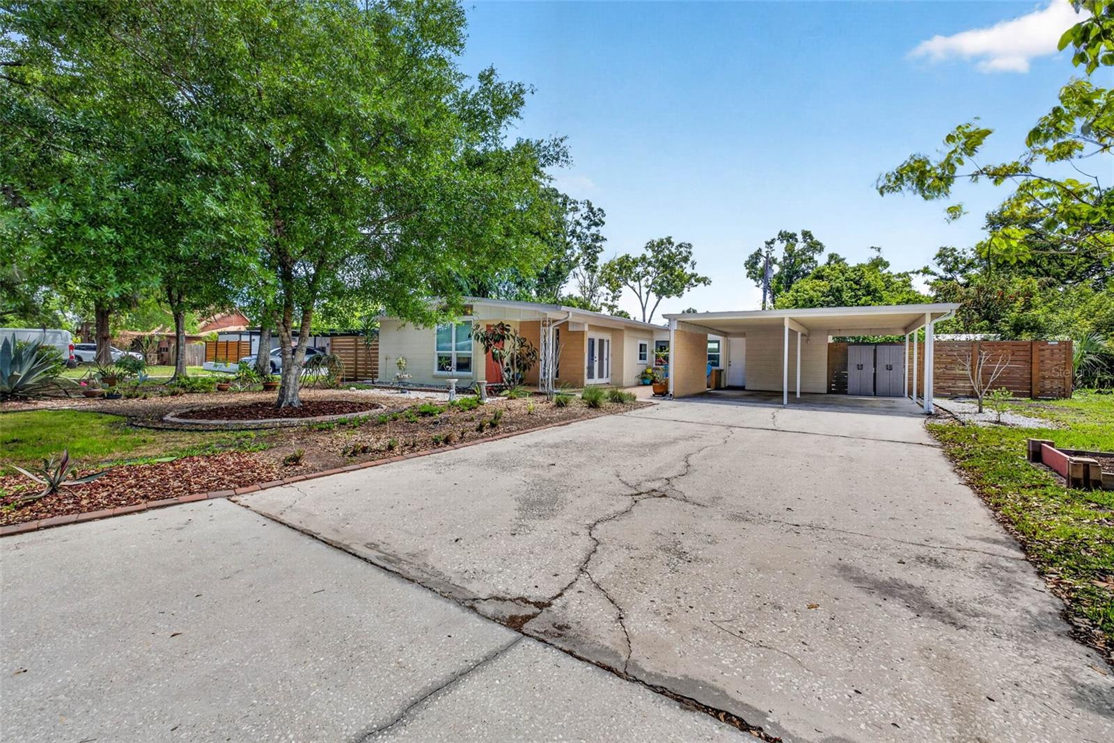 TEMPLE TERRACE RIVERSIDE SUB - Residential