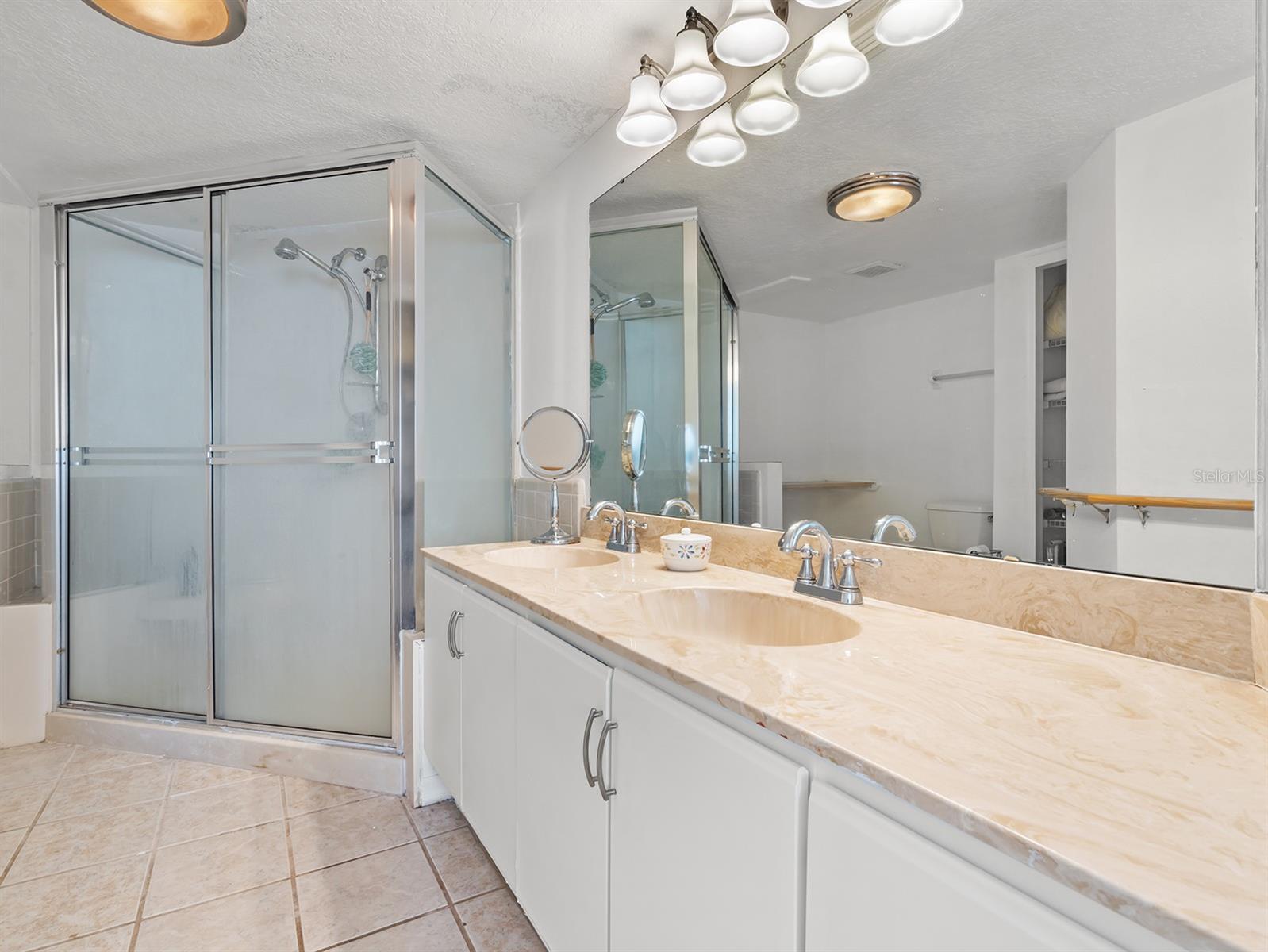 COACH HOMES AT MARINERS VILLAGE - Residential