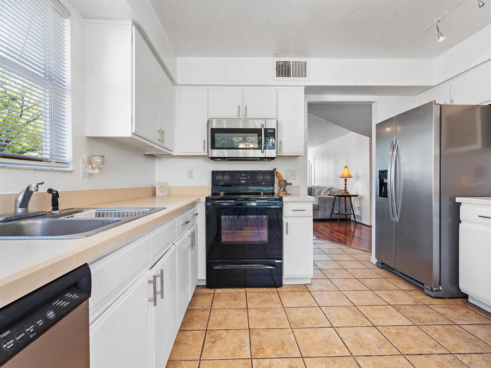 COACH HOMES AT MARINERS VILLAGE - Residential