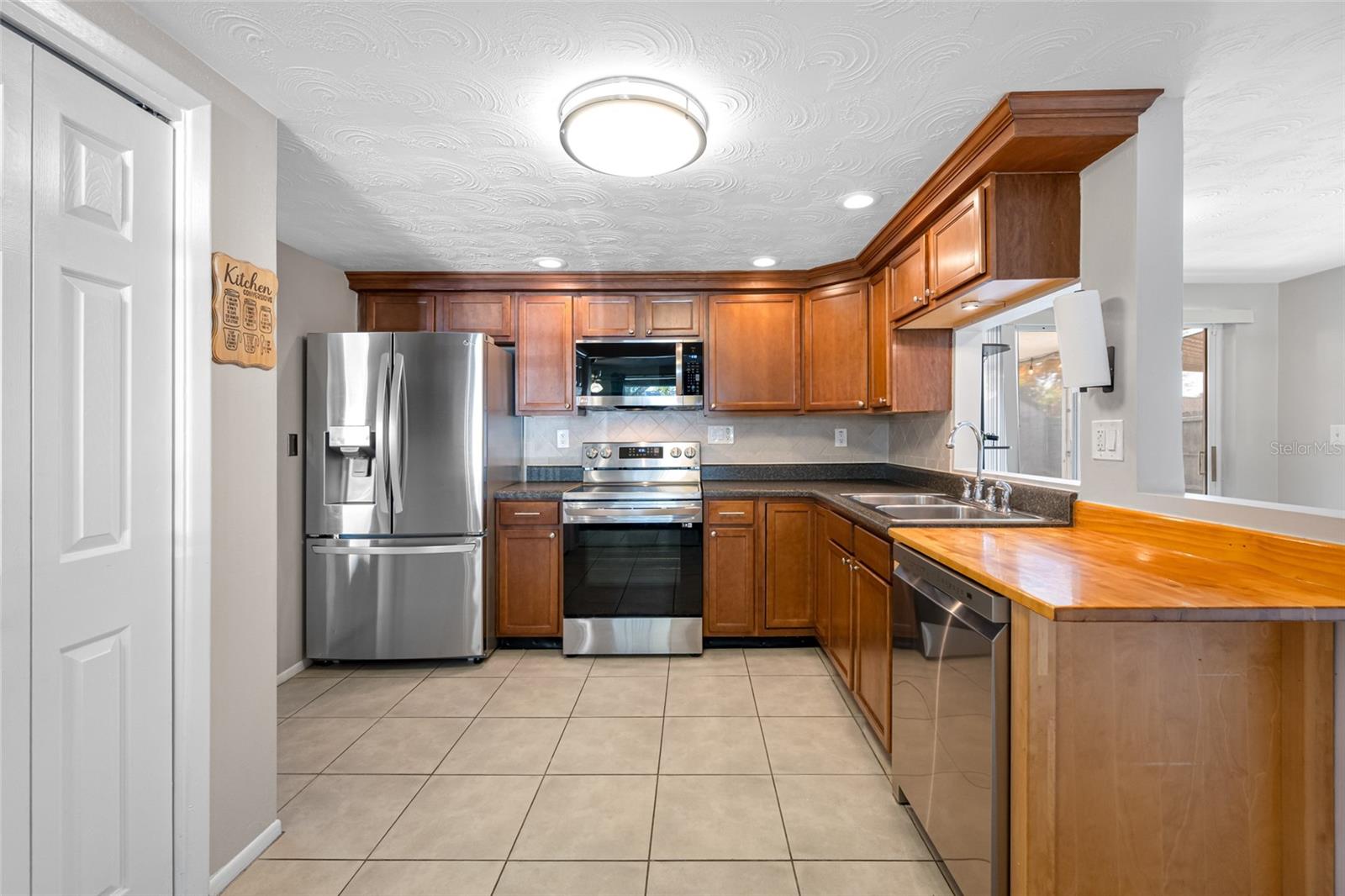 ALOHA GARDENS - Residential