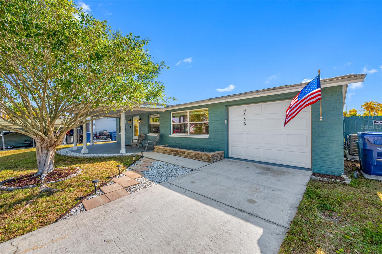 ALOHA GARDENS - Residential