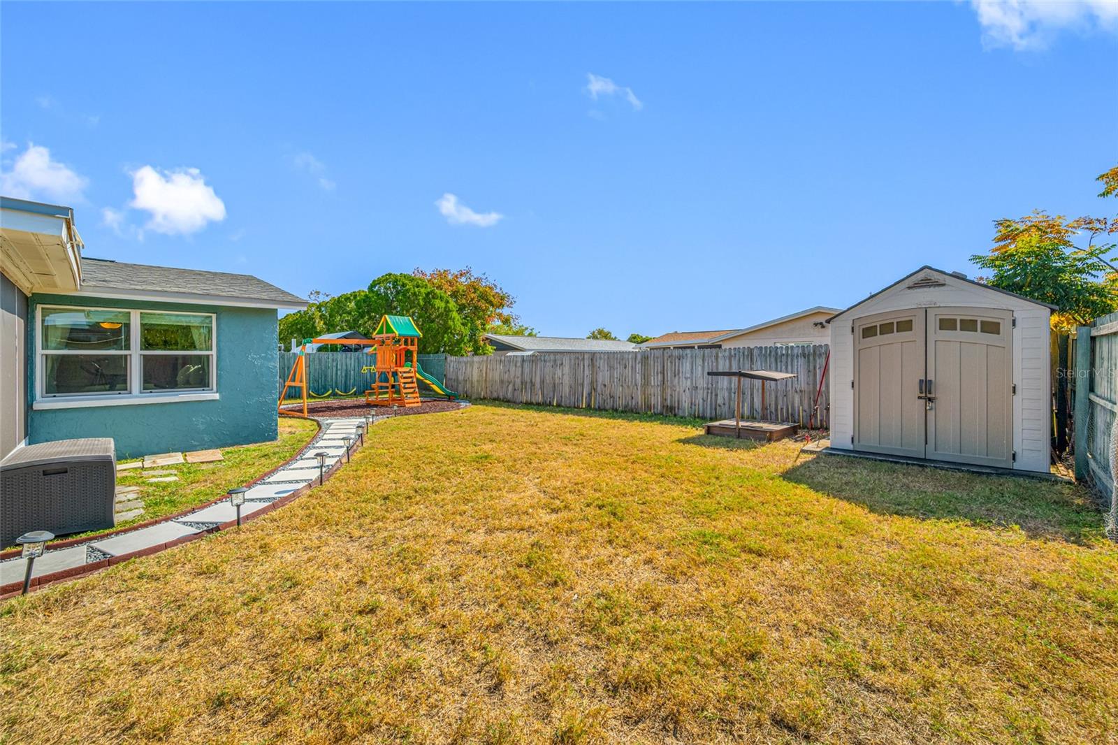 ALOHA GARDENS - Residential