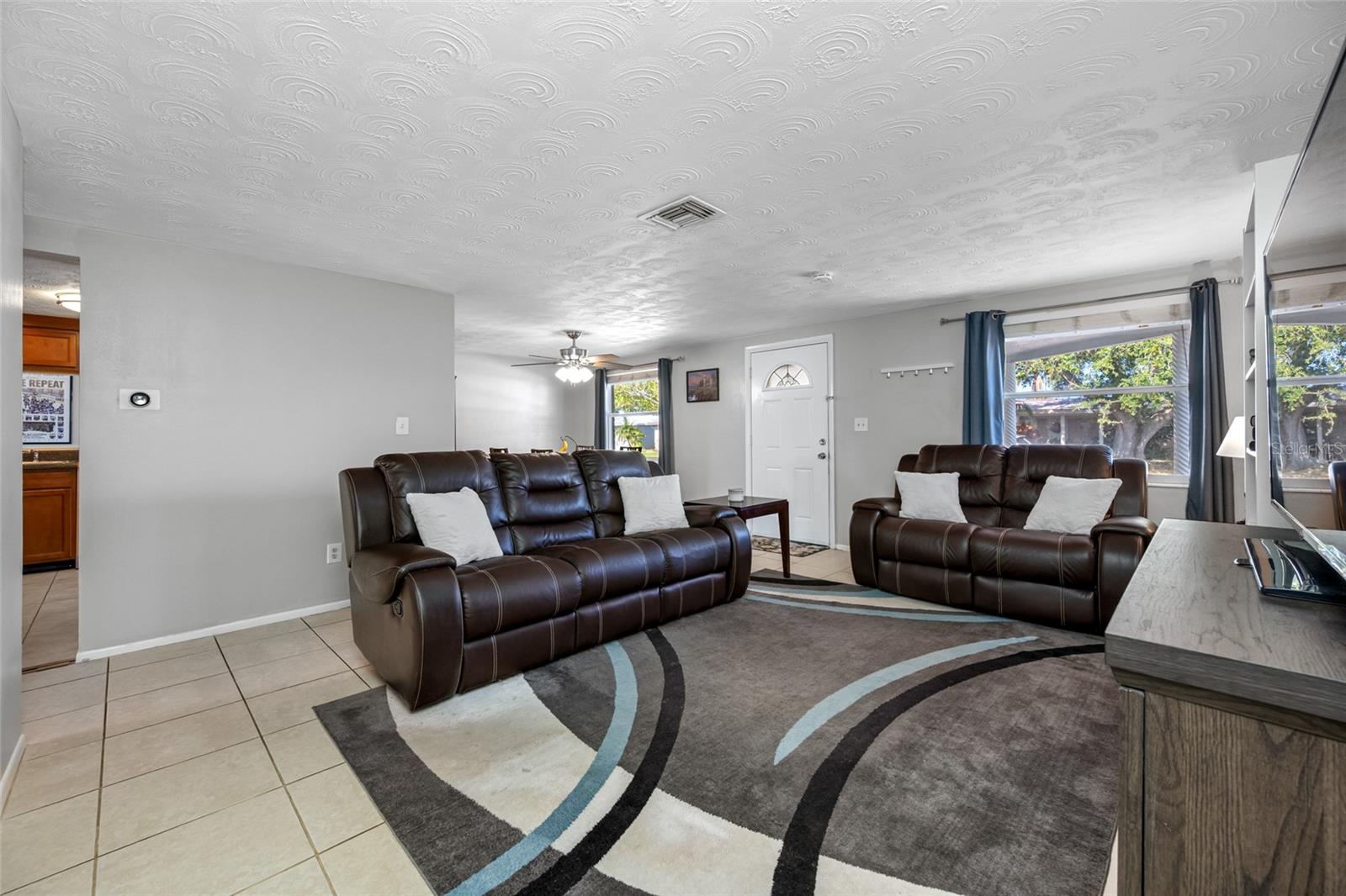 ALOHA GARDENS - Residential