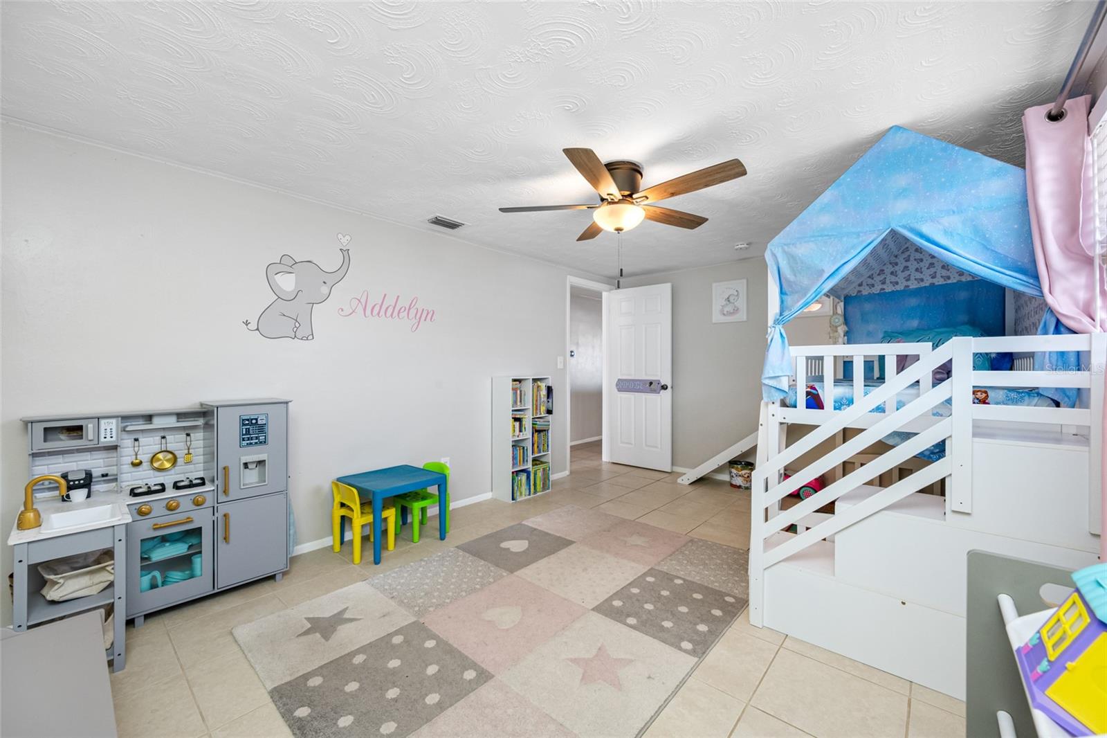 ALOHA GARDENS - Residential