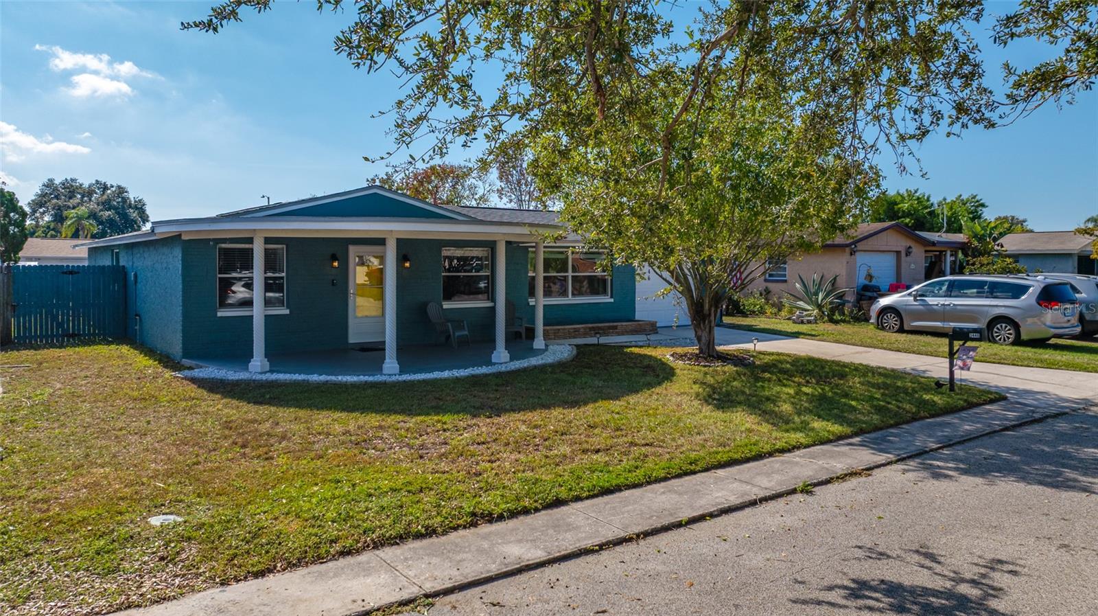 ALOHA GARDENS - Residential