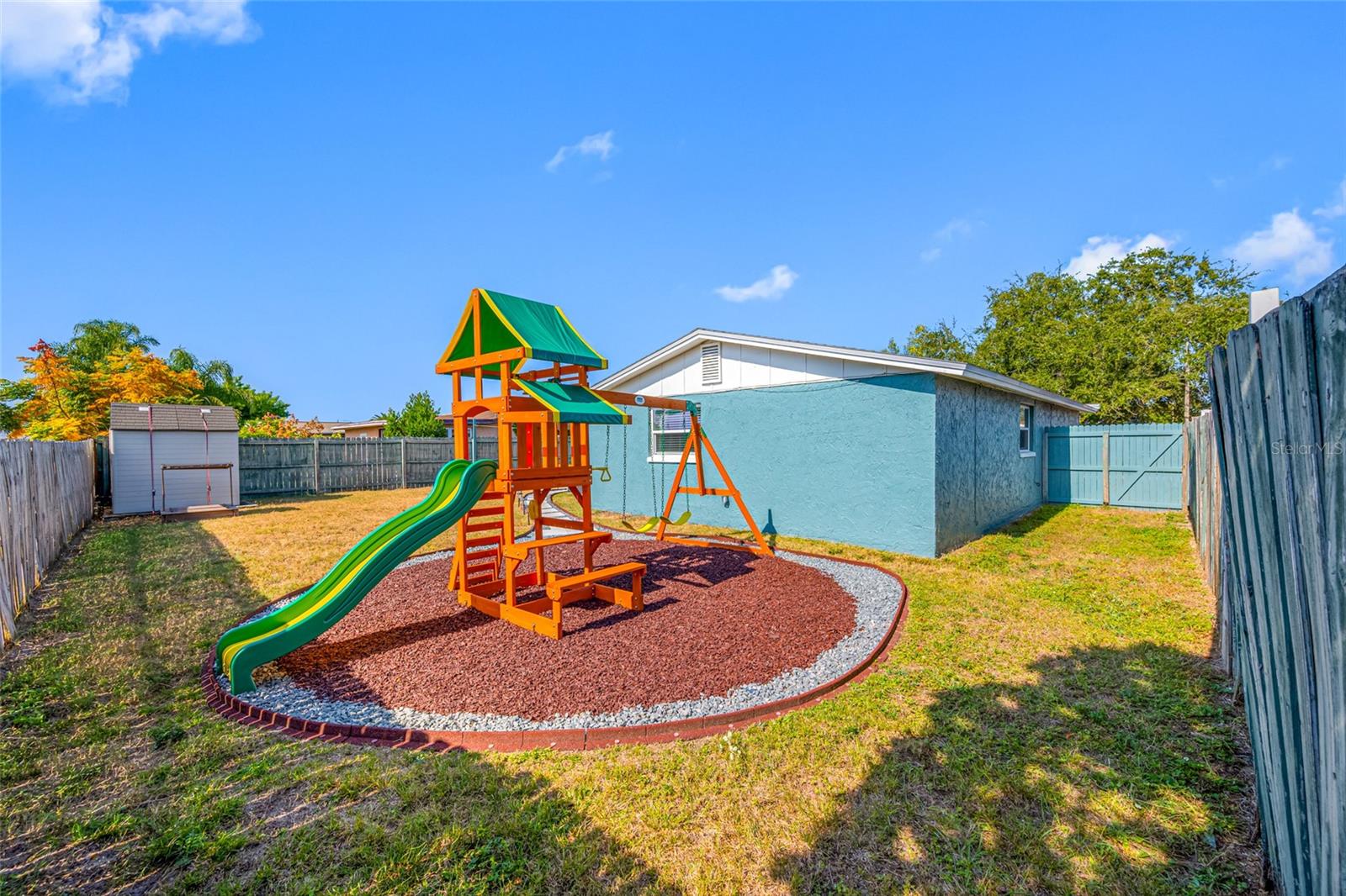 ALOHA GARDENS - Residential