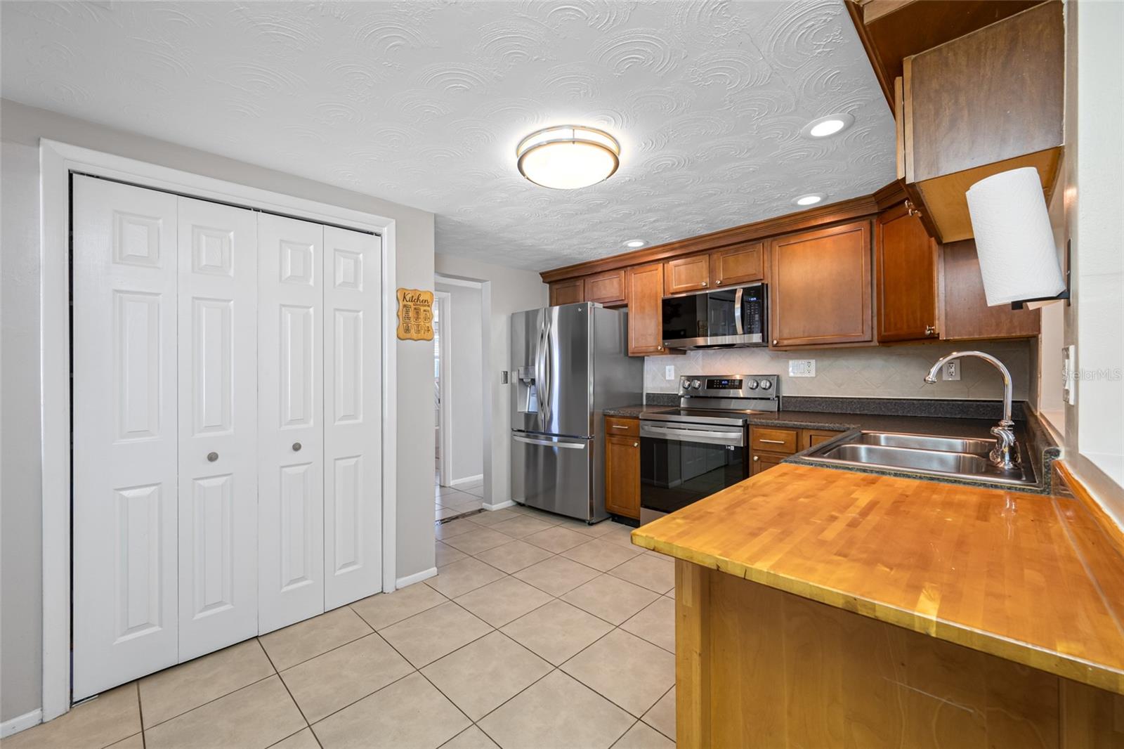 ALOHA GARDENS - Residential