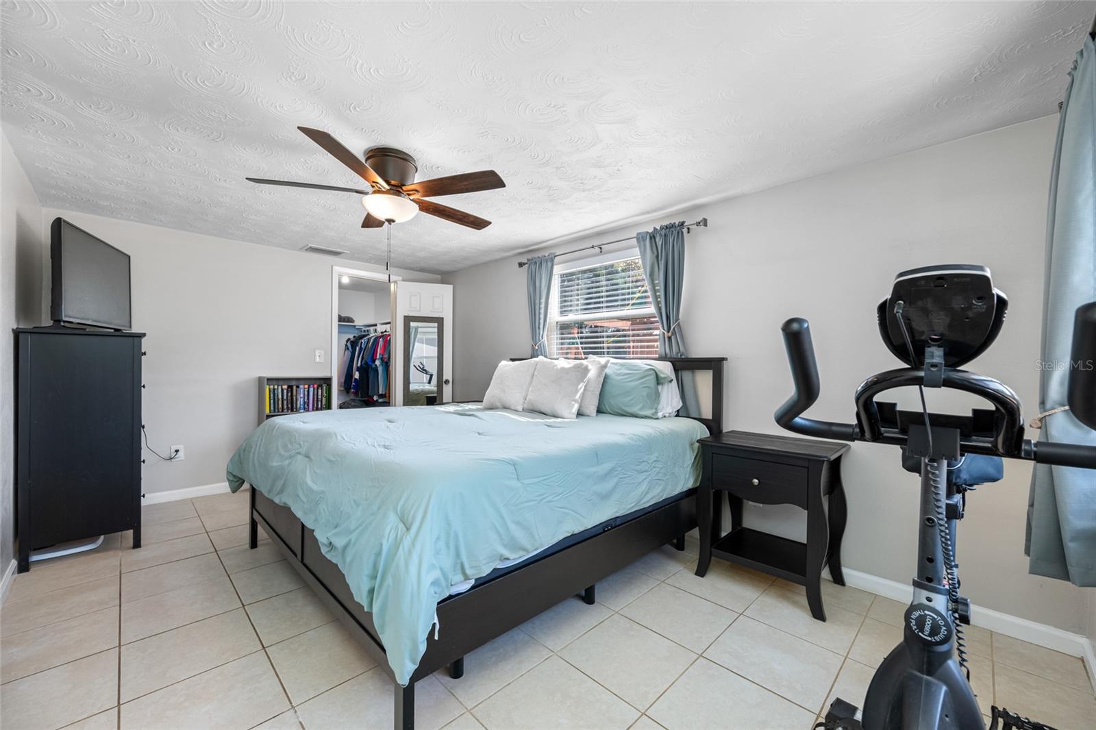 ALOHA GARDENS - Residential