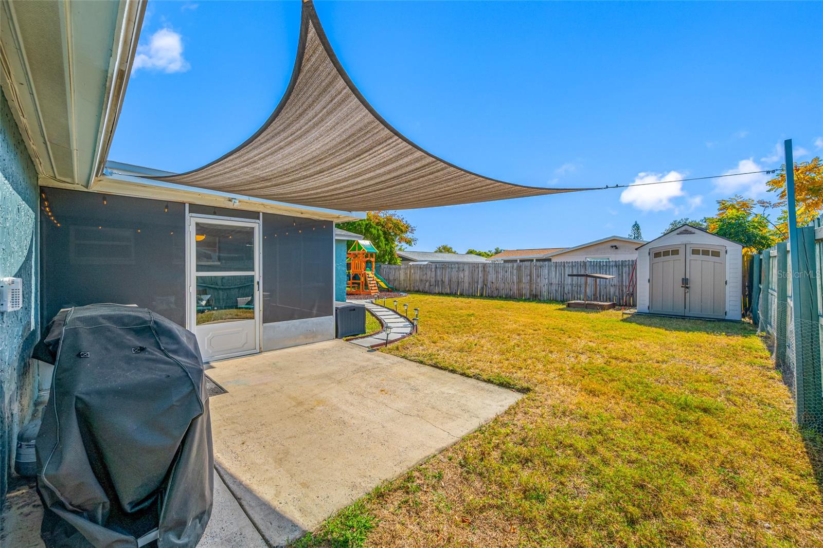 ALOHA GARDENS - Residential