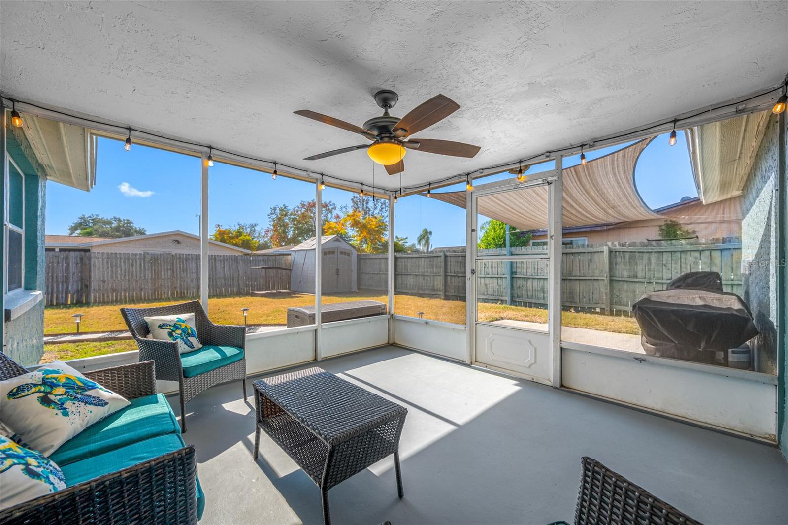 ALOHA GARDENS - Residential