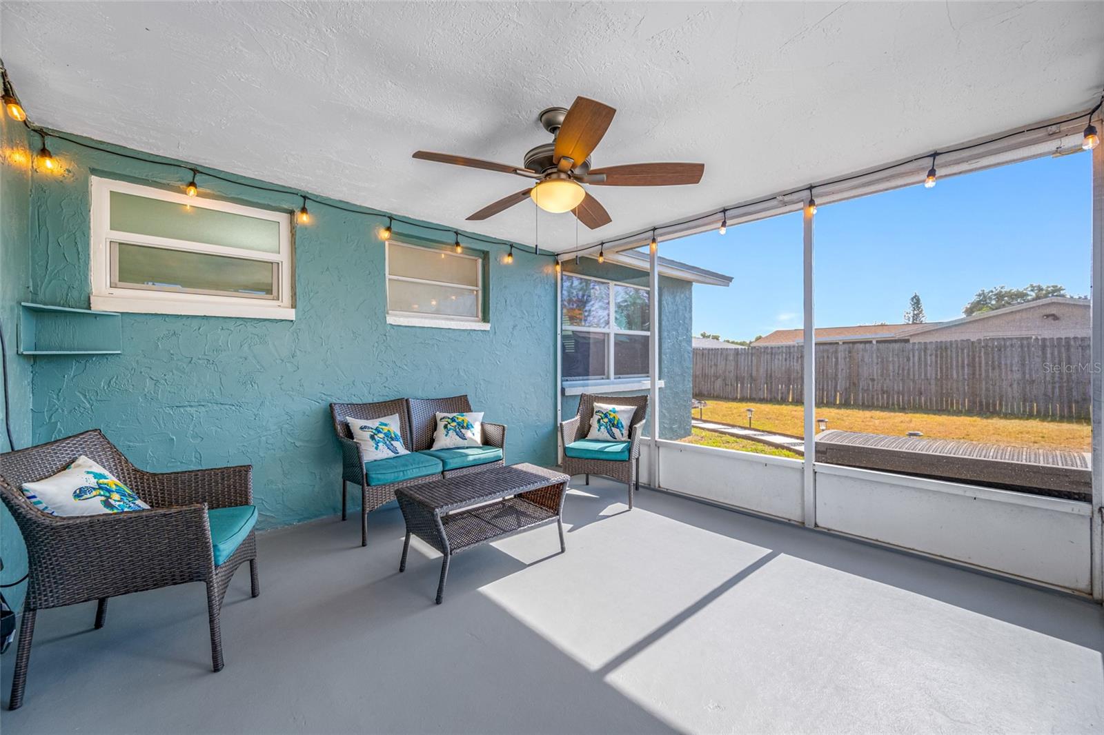 ALOHA GARDENS - Residential