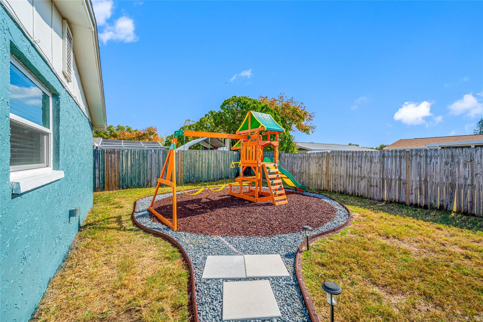 ALOHA GARDENS - Residential