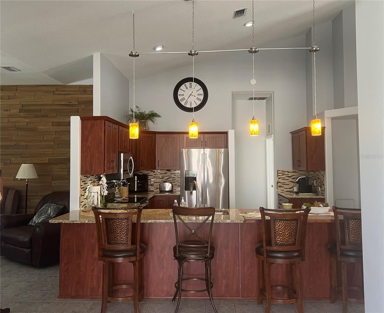 OCALA PALMS UN VI - Residential Lease