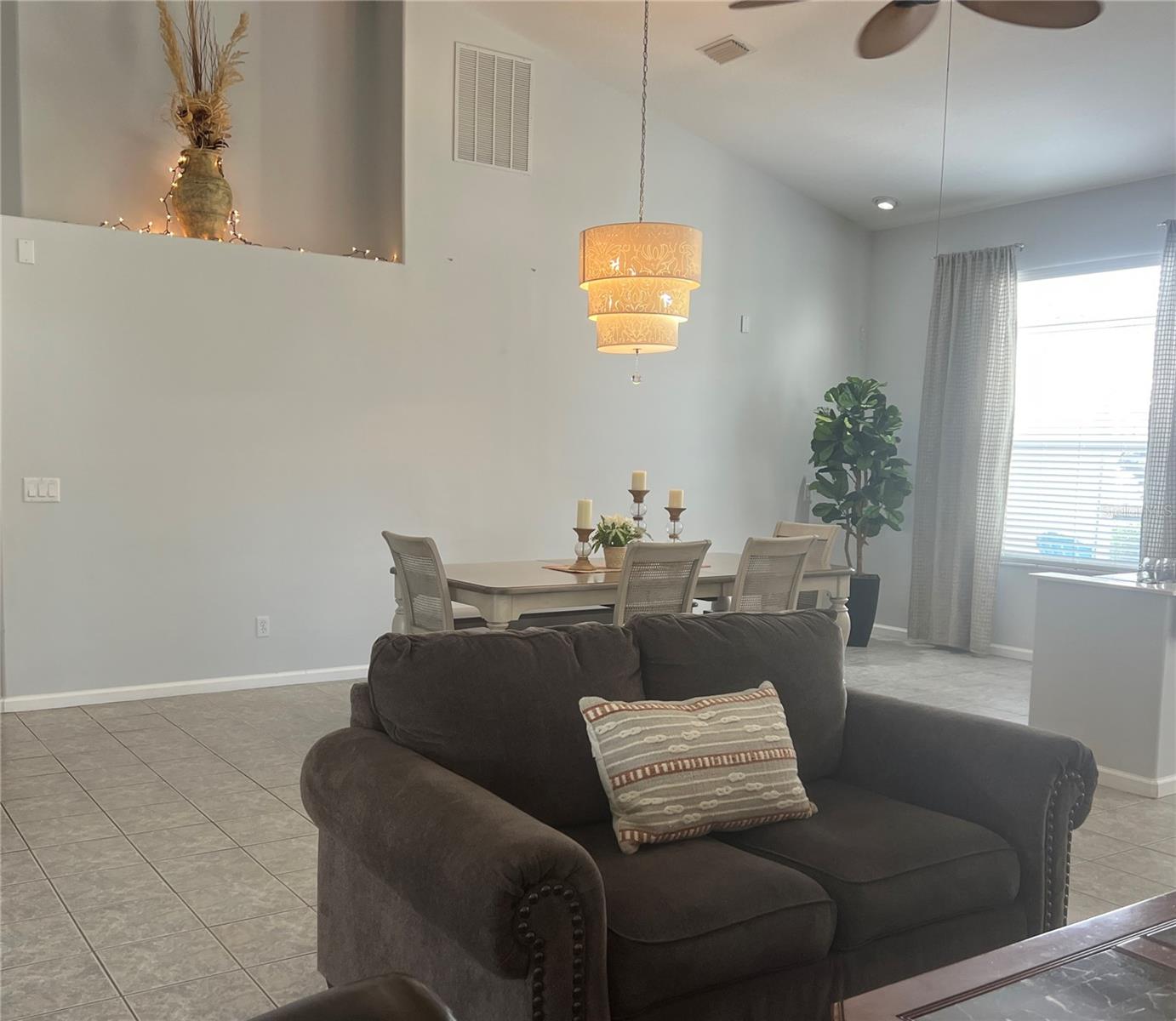 OCALA PALMS UN VI - Residential Lease