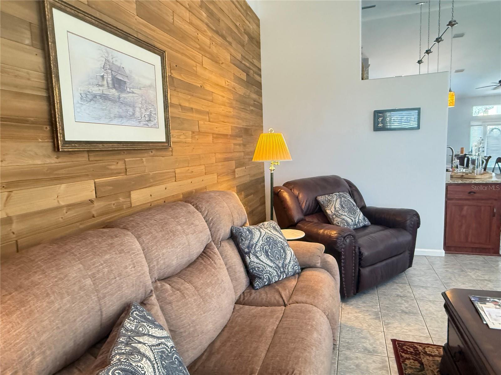 OCALA PALMS UN VI - Residential Lease